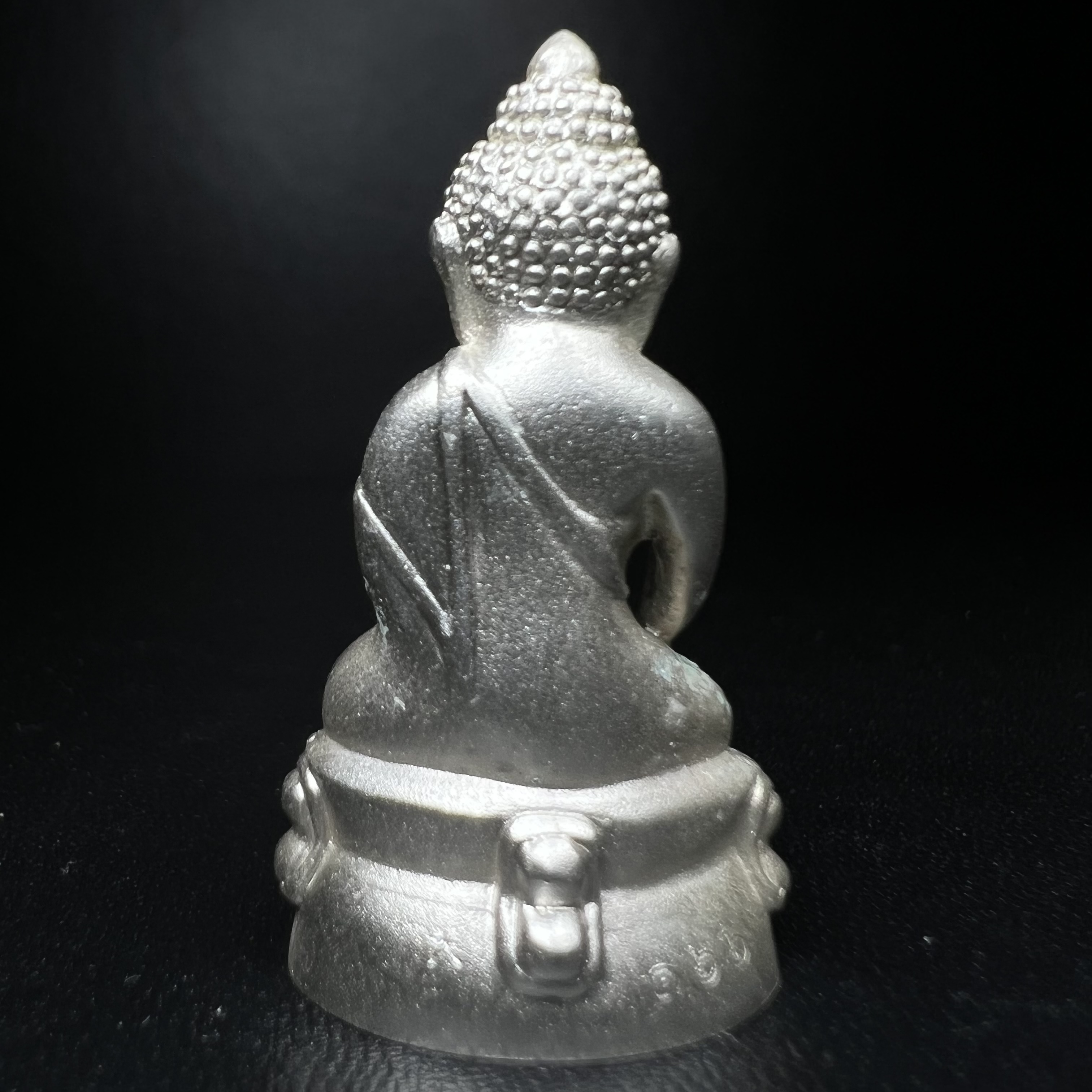 พระกริ่งสมเด็จญาณ วัดบวรนิเวศวิหาร เนื้อเงินบริสุทธิ์ 92.5% ตรากาญจนาภิเษกทองคำ(เนื้อทองคำแท้) พระราชทานแจกเมื่อ 3 ตุลาคม 2538 จัดสร้างในวโรกาส สมเด็จพระญาณสังวร สมเด็จพระสังฆราช ฉลองพระชนมายุครบ 82 พรรษา และฉลองครองราชสมบัติครบ 50 ปี รัชกาลที่ 9(หายาก)