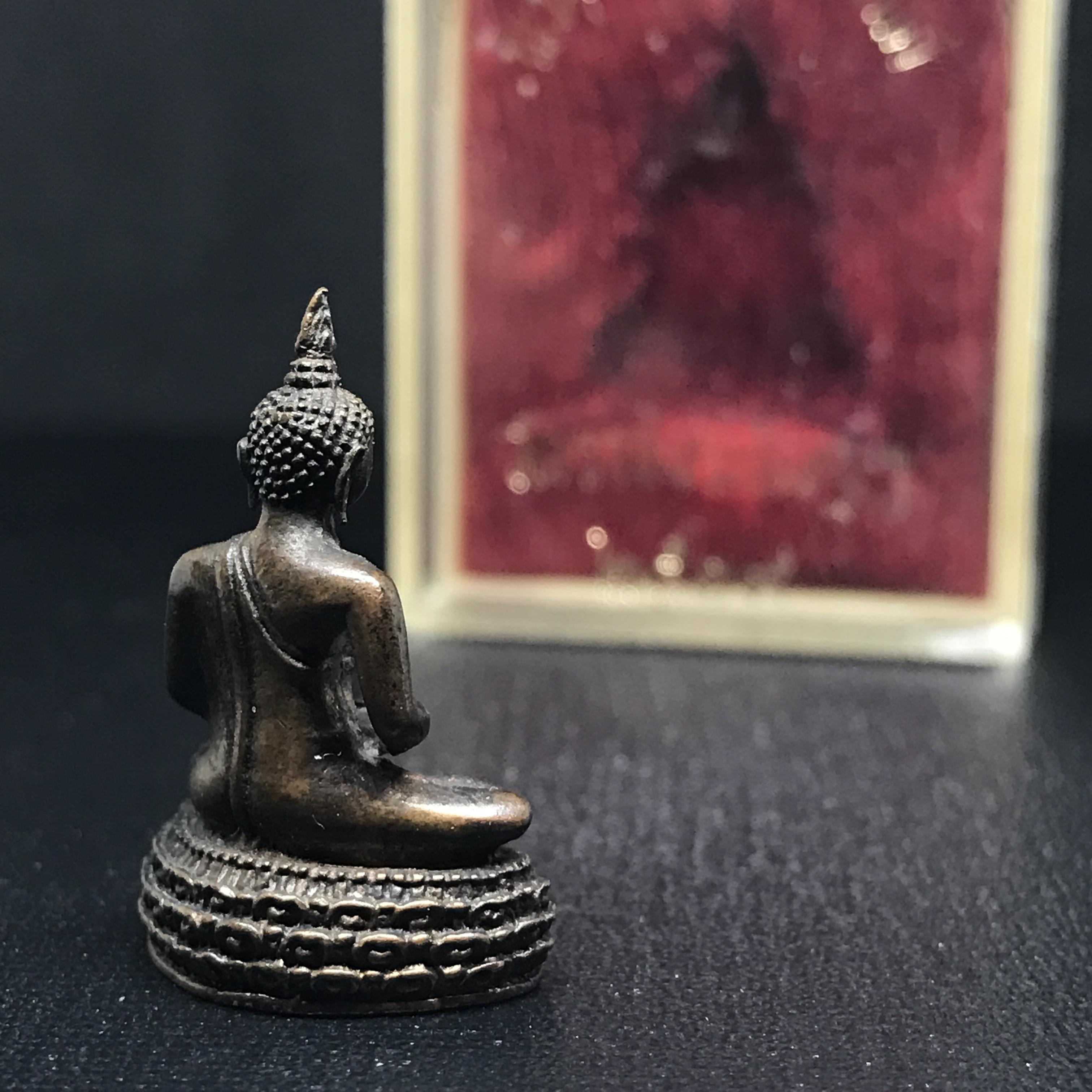 พระกริ่งพระพุทธสิหิงห์ วัดราชประดิษฐ์ ปี2519 เนื้อนวโลหะกล่องบรรจุเดิม(ในหลวงรัชกาลที่9เสด็จในพิธี)