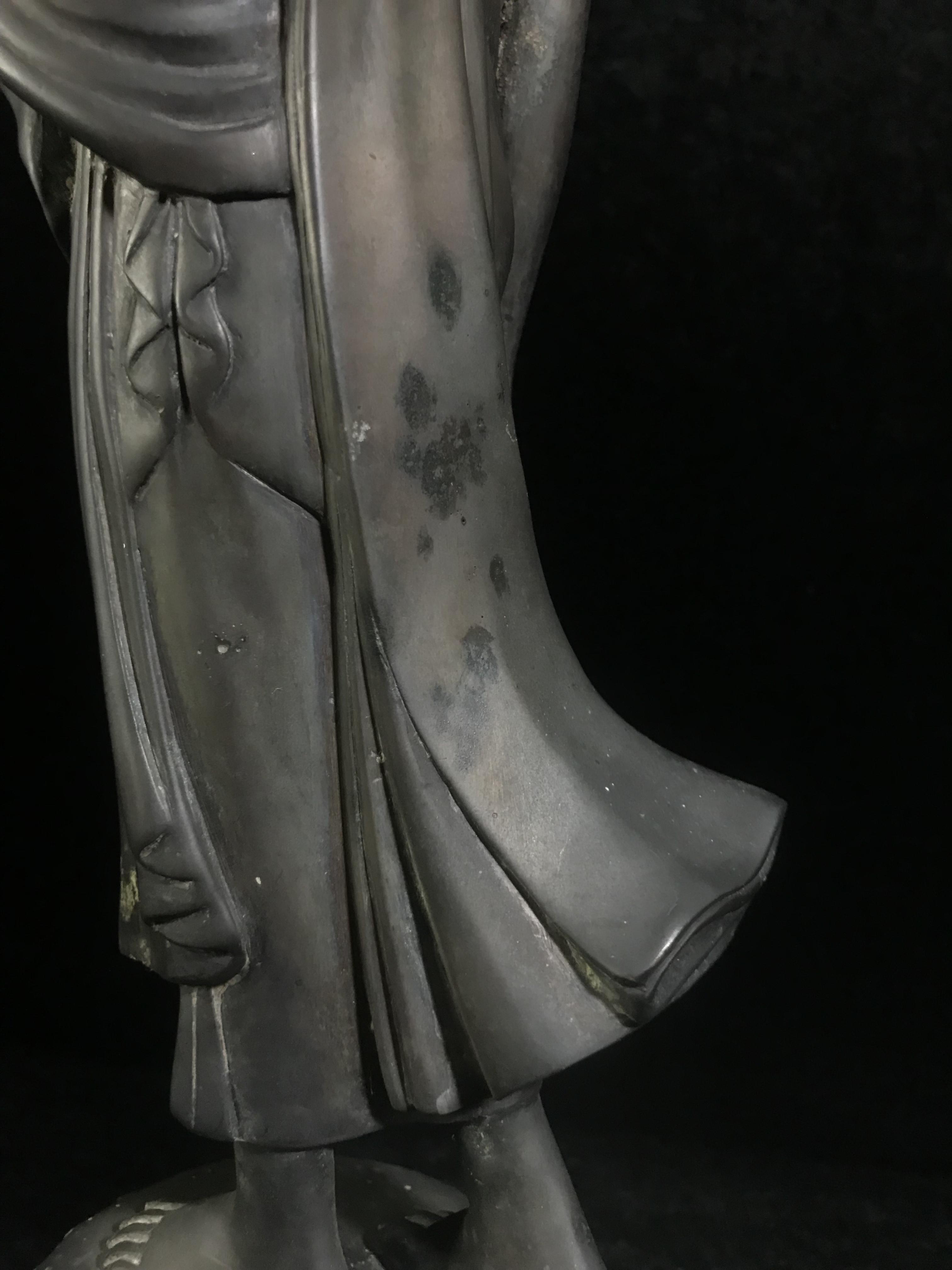 พระบูชา 25พุทธศตวรรษ พระศรีศากยะทศพลญาณ ประธานพุทธมณฑลสุทรรศน์ ปี 2531 ตราสัญลักษณ์พระราชพิธีรัชมังคลาภิเษก ปี 2531 หมายเลข (๑๕)๕๘๓ ขนาดความสูง 15 นิ้ว รวมฐานสูง 18 นิ้ว(นิยมหายาก)