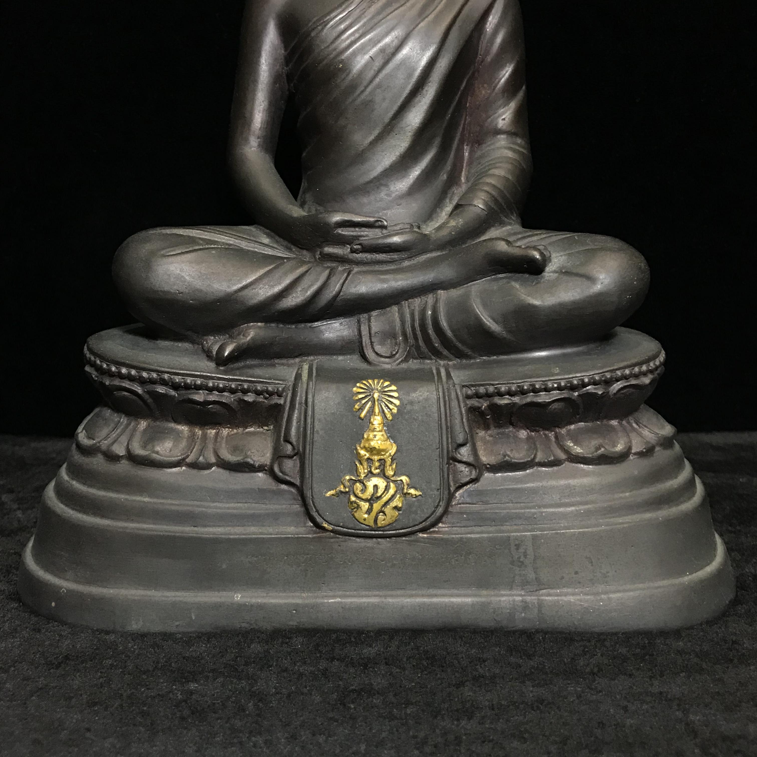 พระพุทธศรีประกายสิทธิ์ ภปร.วัดบวรนิเวศวิหาร ที่ระลึกสร้างโรงพยาบาลสมเด็จพระ ศรีนครินทร์ ปี 2525 หน้าตัก 5นิ้ว(พระราชทานเม็ดพระธาตุบรรจุใต้ฐาน)