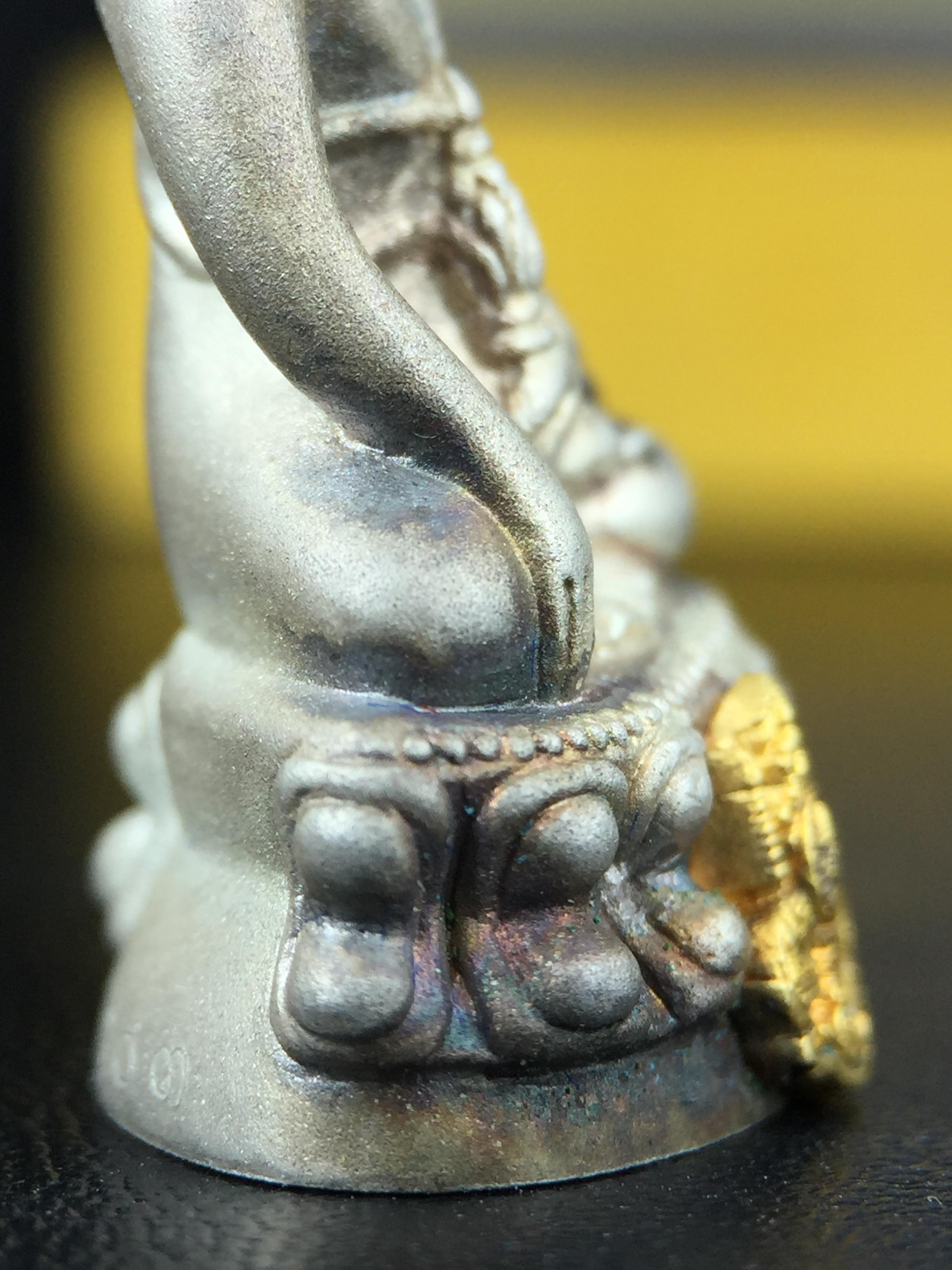 พระกริ่งสมเด็จญาณ วัดบวรนิเวศวิหาร เนื้อเงินบริสุทธิ์ 92.5% ตรากาญจนาภิเษกทองคำ(เนื้อทองคำแท้) พระราชทานแจกเมื่อ 3 ตุลาคม 2538 จัดสร้างในวโรกาส สมเด็จพระญาณสังวร สมเด็จพระสังฆราช ฉลองพระชนมายุครบ 82 พรรษา และฉลองครองราชสมบัติครบ 50 ปี รัชกาลที่ 9(หายาก)