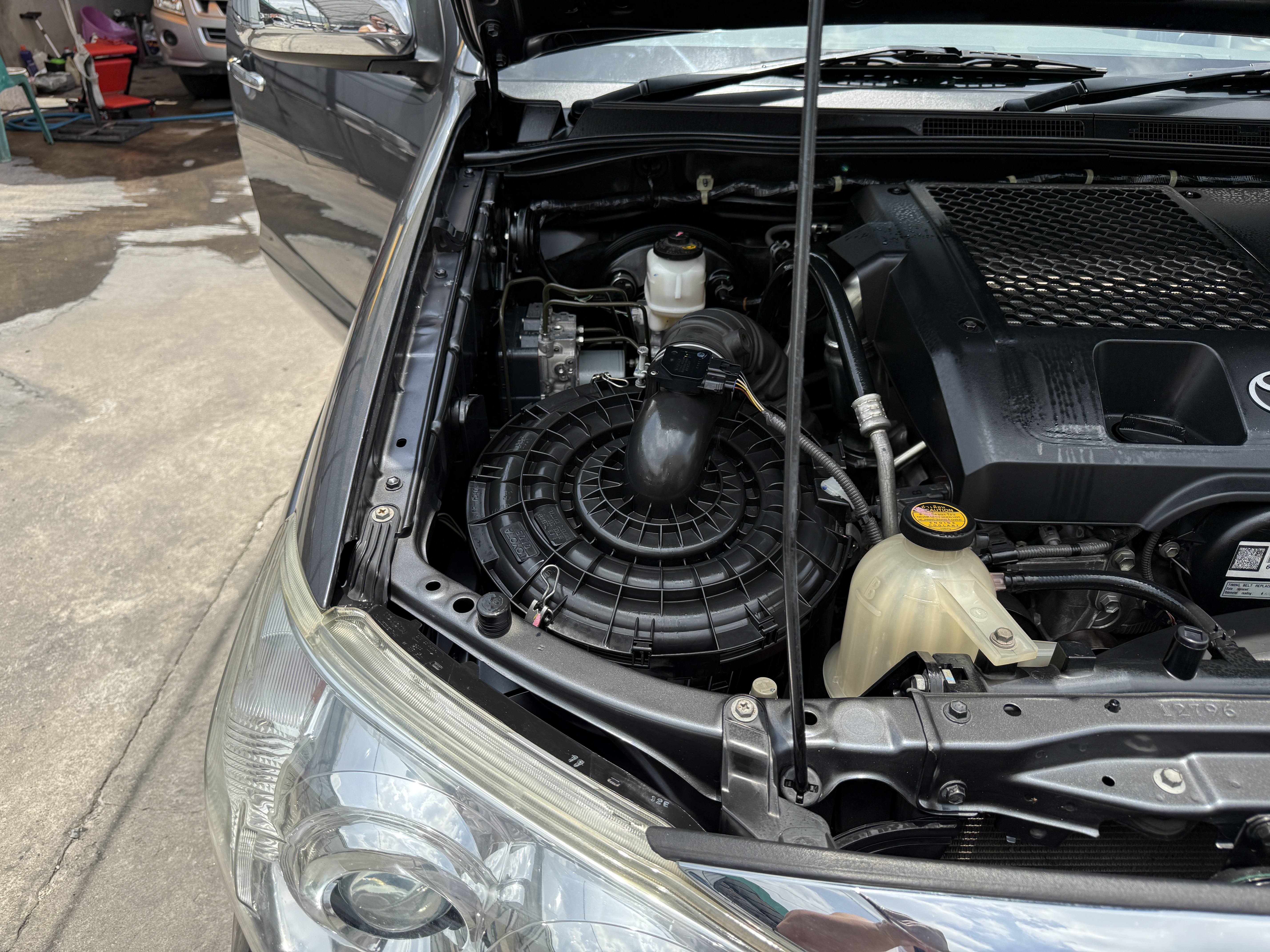 Toyota Fortuner 3.0 V 2WD At 2011 เทาดำ