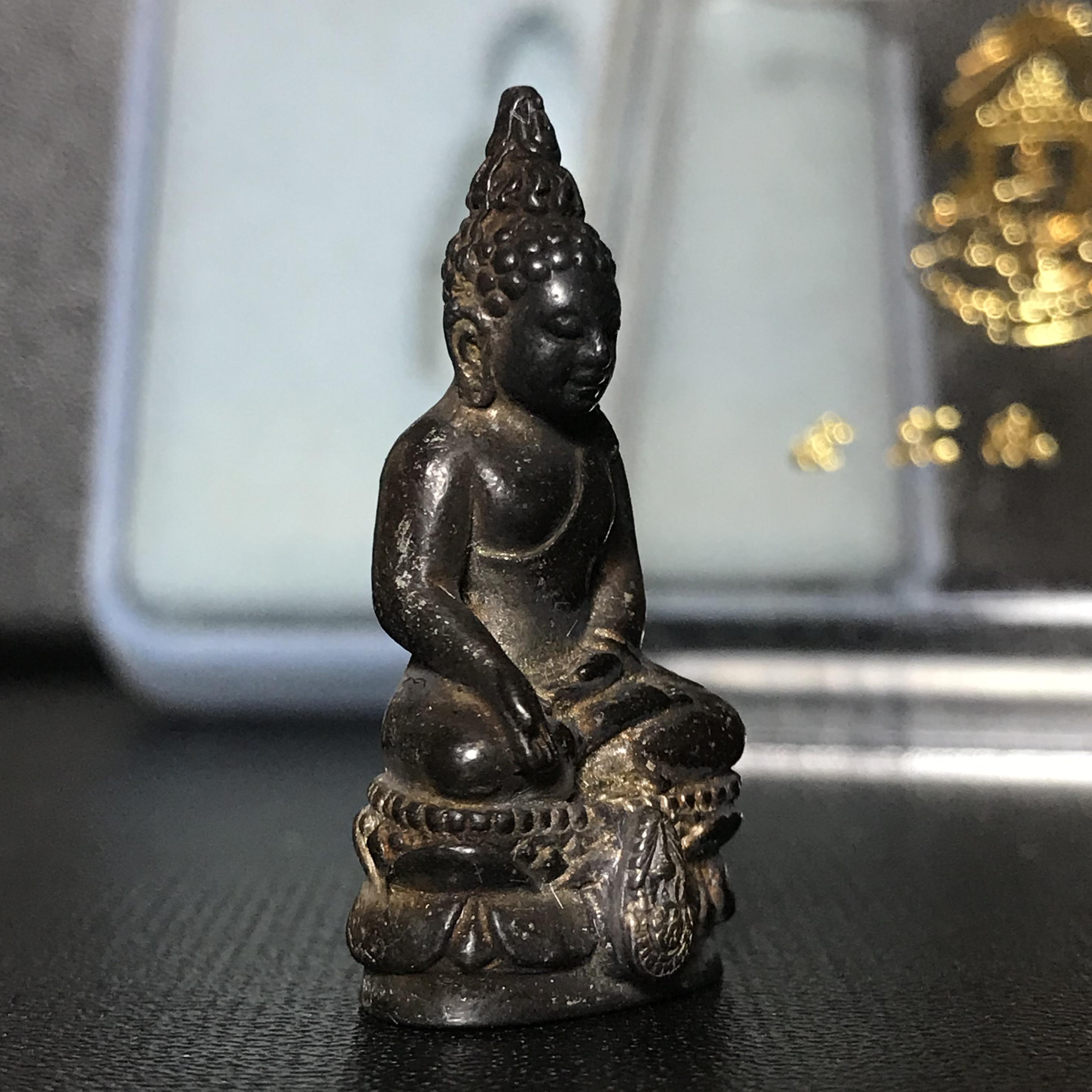 พระกริ่งไพรีพินาศ รุ่น ภปร. ราชวิทยาลัย ปี2535 เนื้อเงินผิวเดิมสวยแบบนิยม(1ใน2535องค์)