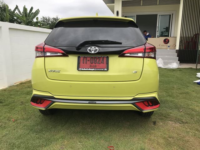 Toyota Yaris ATIV hatchback and sedan bodykits by Amotriz