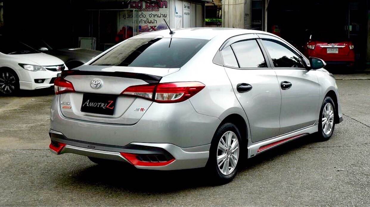 Toyota Yaris ATIV hatchback and sedan bodykits by Amotriz