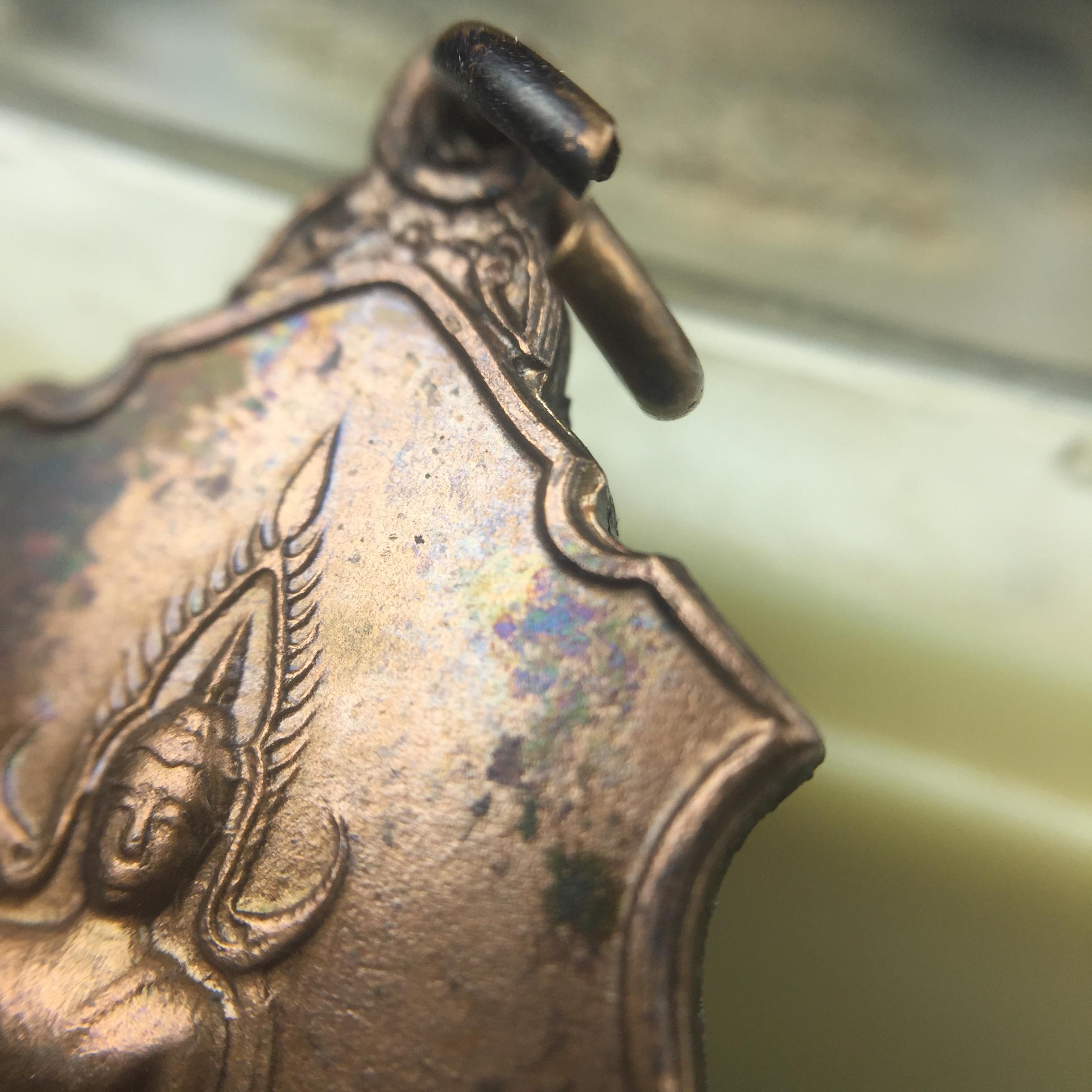 เหรียญในหลวงทรงผนวช-พระพุทธชินราช กองทัพภาคที่3จัดสร้าง ปี2517 เนื้อนวโลหะกล่องเดิม(สภาพคัดสวย)(หายาก)(ในหลวง ร.9 เสด็จในพิธี)(1ใน5000เหรียญ))