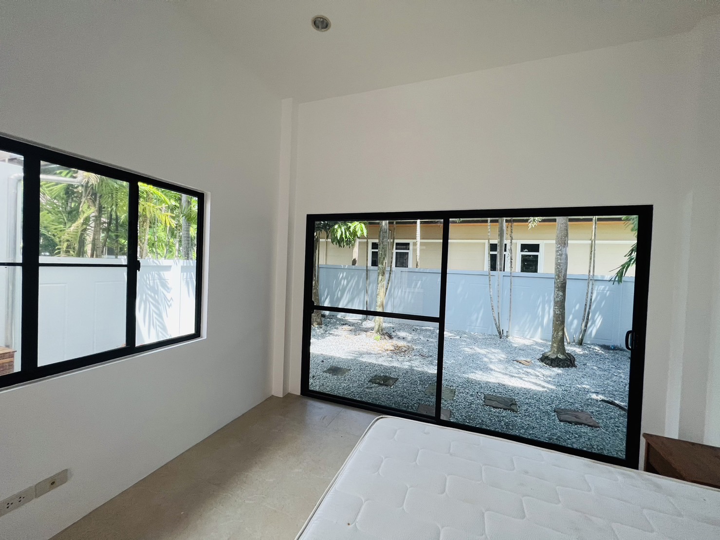 For Rent : Chalong, One-story semi-detached house, 3 bedrooms 2 bathrooms