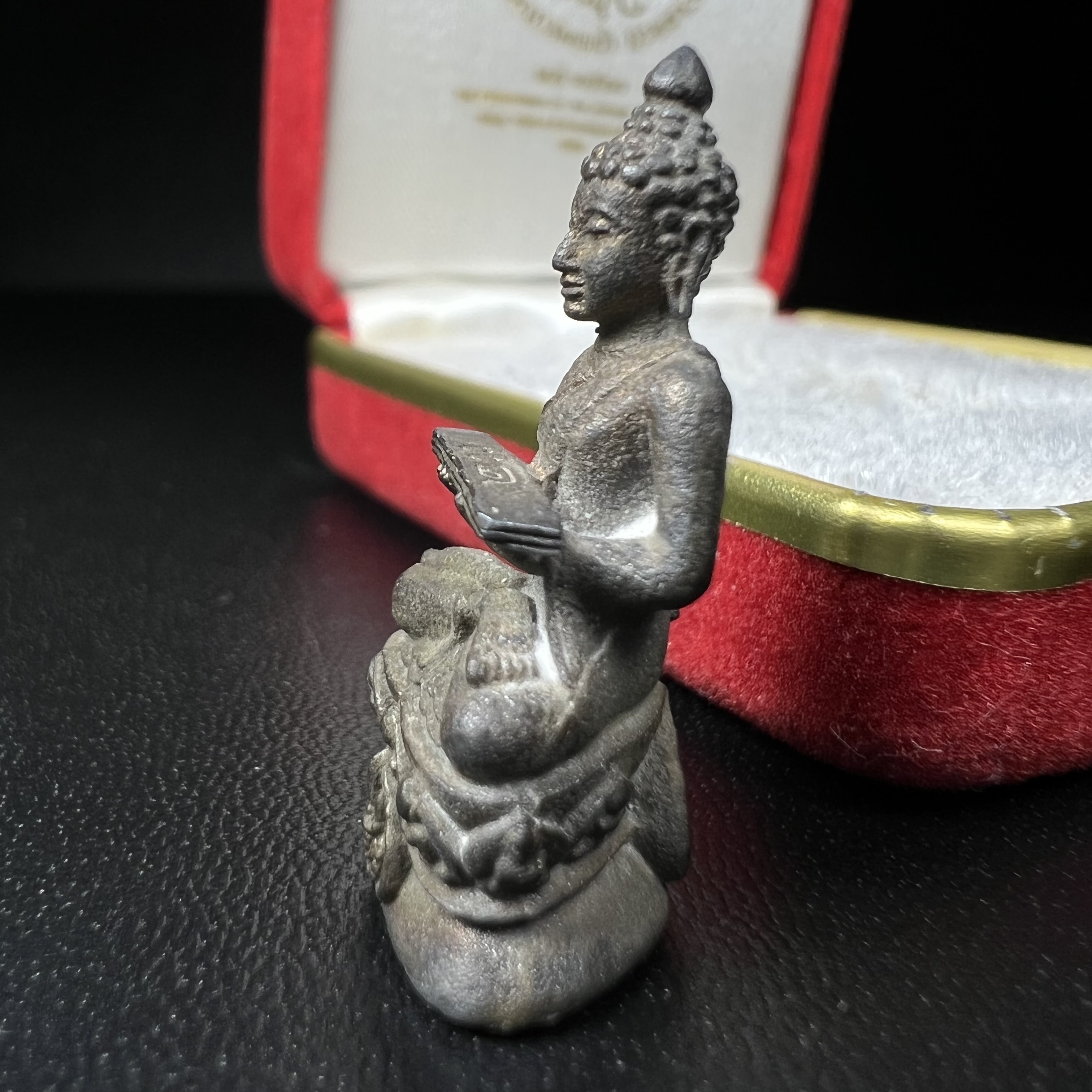 พระกริ่งปรมานุชิตชิโนรส วัดพระเชตุพนวิมลมังคลาราม(วัดโพธิ์) ปี2533 เนื้อนวโลหะ ( ในหลวงรัชกาลที่9เสด็จเททอง)