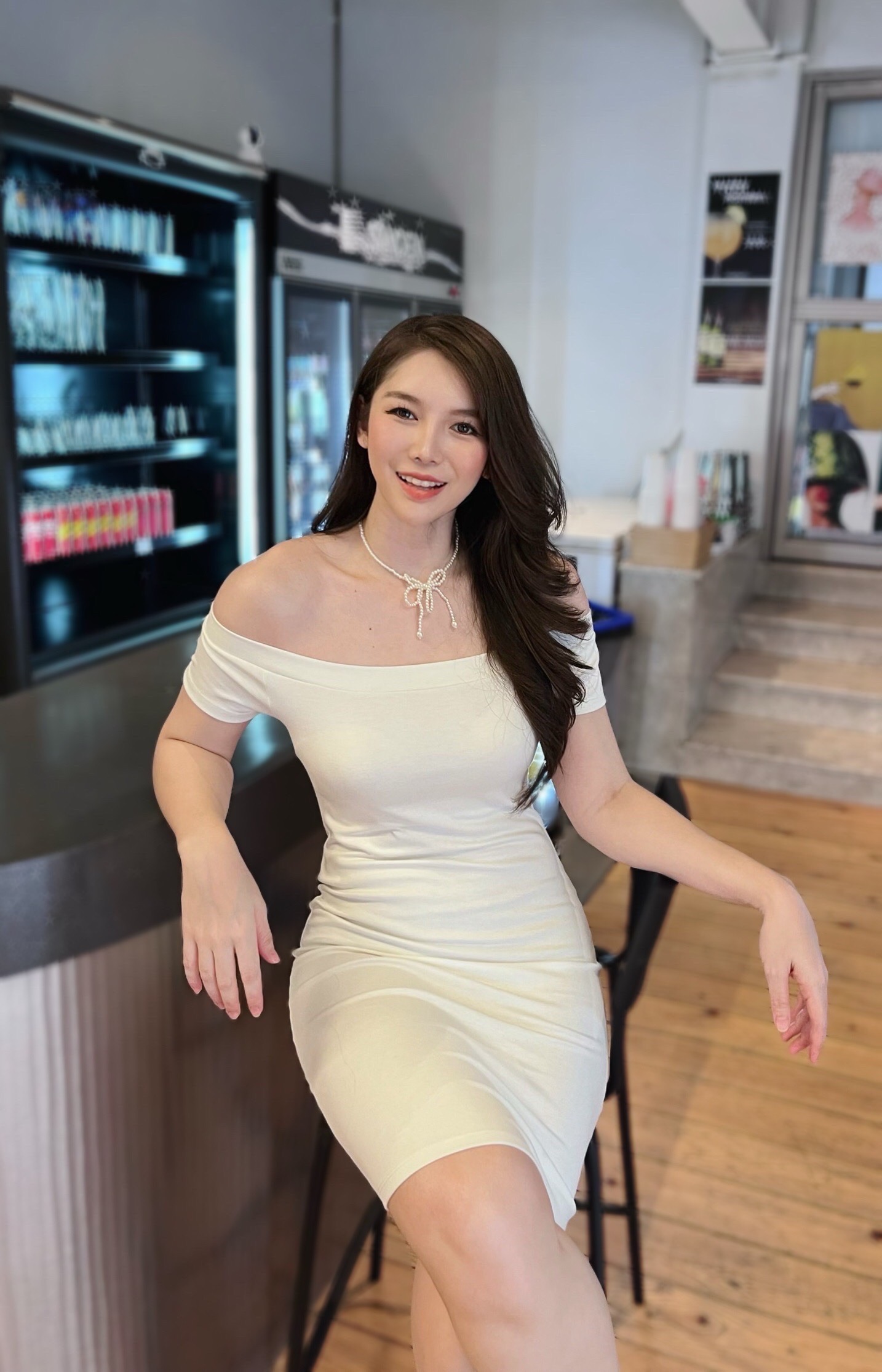 เดรสเปิดไหล่