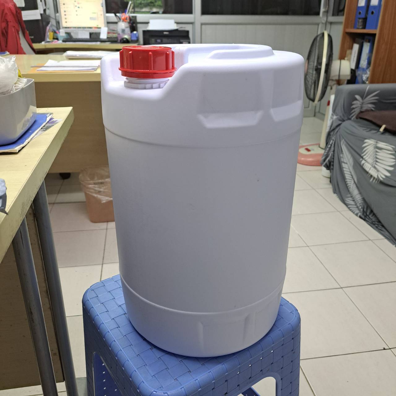 แกลลอนกลม 20 ลิตร AD4 ขาวทึบ