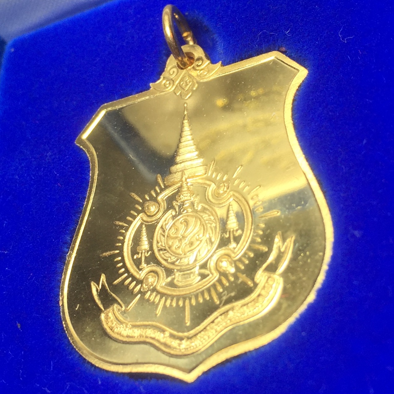 เหรียญมิ่งมหามงคล เฉลิมพระชนมพรรษา 6 รอบในหลวง ปี 2542 เนื้อทองทิพย์ สภาพสวยดุจทองคำพร้อมกล่อง