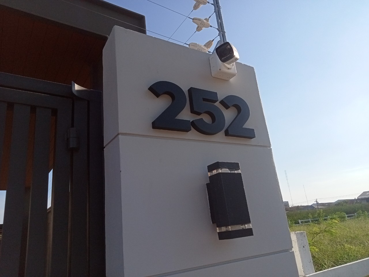 ป้ายตัวเลขบ้านเลขที่ 252