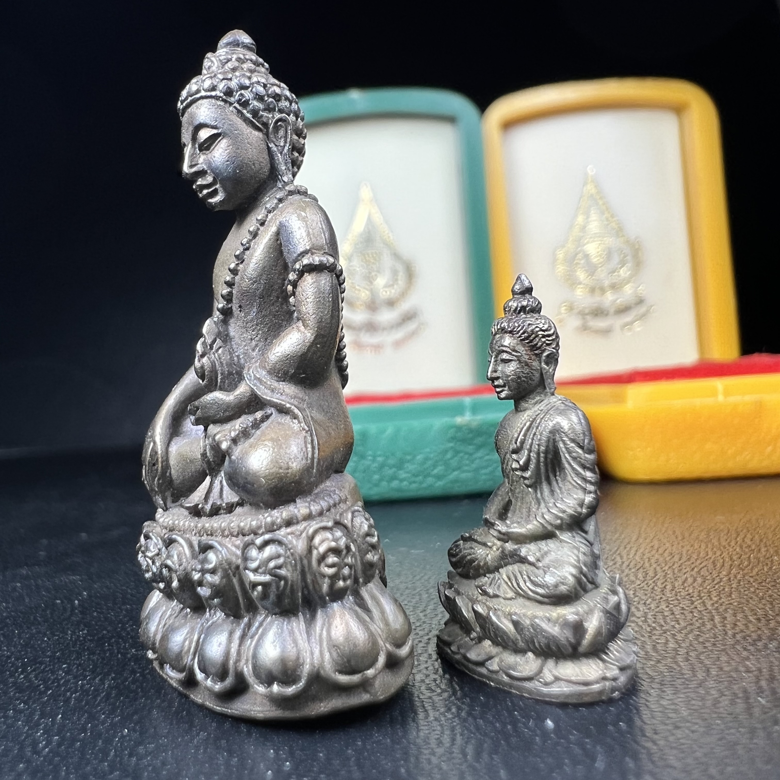 พระกริ่ง-พระชัยวัฒยน์วาสนาสมเด็จพระสังฆราช(วาสน์)วัดราชบพิธฯปี2531 เนื้อนวโลหะ สร้างเป็นที่ระลึกในคราวที่สมเด็จพระอริยวงศาคตญาณ สมเด็จพระสังฆราช(วาสน์ วาสโน)มีพระชนมายุครบ90พรรษา(ในหลวง ร.9 เสด็จในพิธี)งานแกะแม่พิมพ์โดย นายช่างเกษม มงคลเจริญ)(1ใน1991องค์)