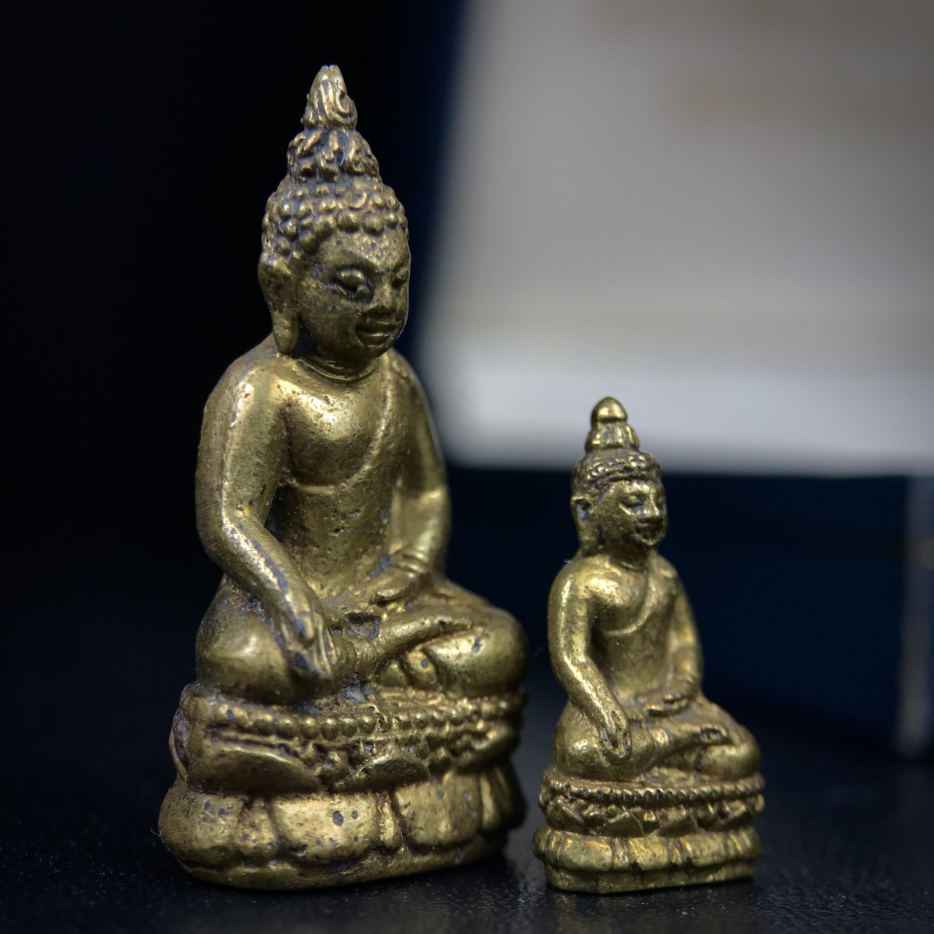 พระกริ่ง-พระชัยวัฒน์ไพรีพินาศ วัดบวรนิเวศวิหาร รุ่นผ้าป่าสิงห์บุรีปี2528(ชนวนมวลสารไพรีรุ่นแรก)(1ใน1500ชุด)สภาพสวยพร้อมกล่องบรรจุเดิมชุดกรรมการรับพระราชทานจากสมเด็จพระเทพในวโรกาสเด็จพระราชดำเนินทรงประกอบพิธีวางศิลาฤกษ์พระอุโบสถวัดตรีทศเทพวรวิหาร(หายากมาก)