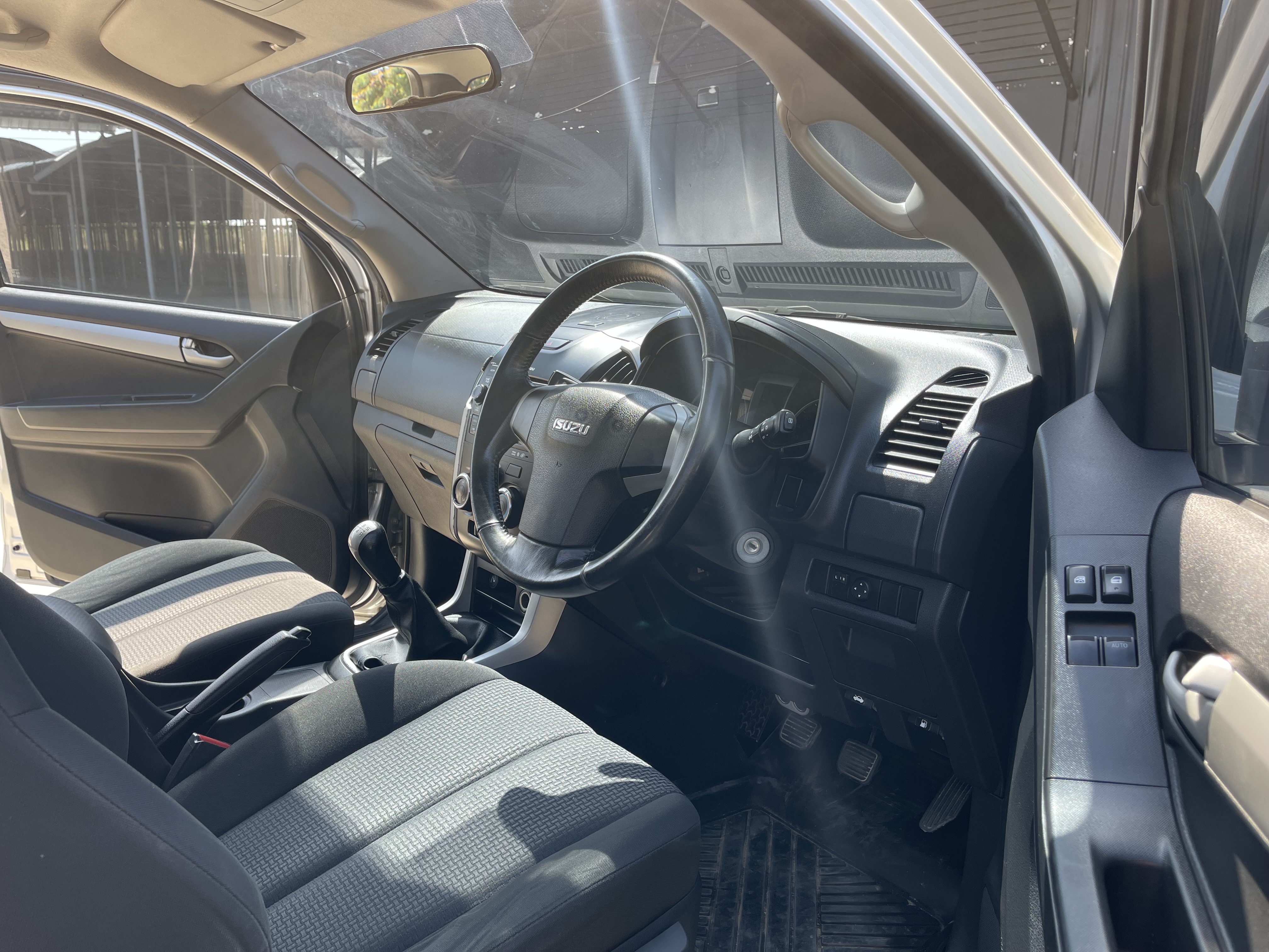 Isuzu Dmax All New Cab Hilander 2.5 Vgs Z 2012 เงิน