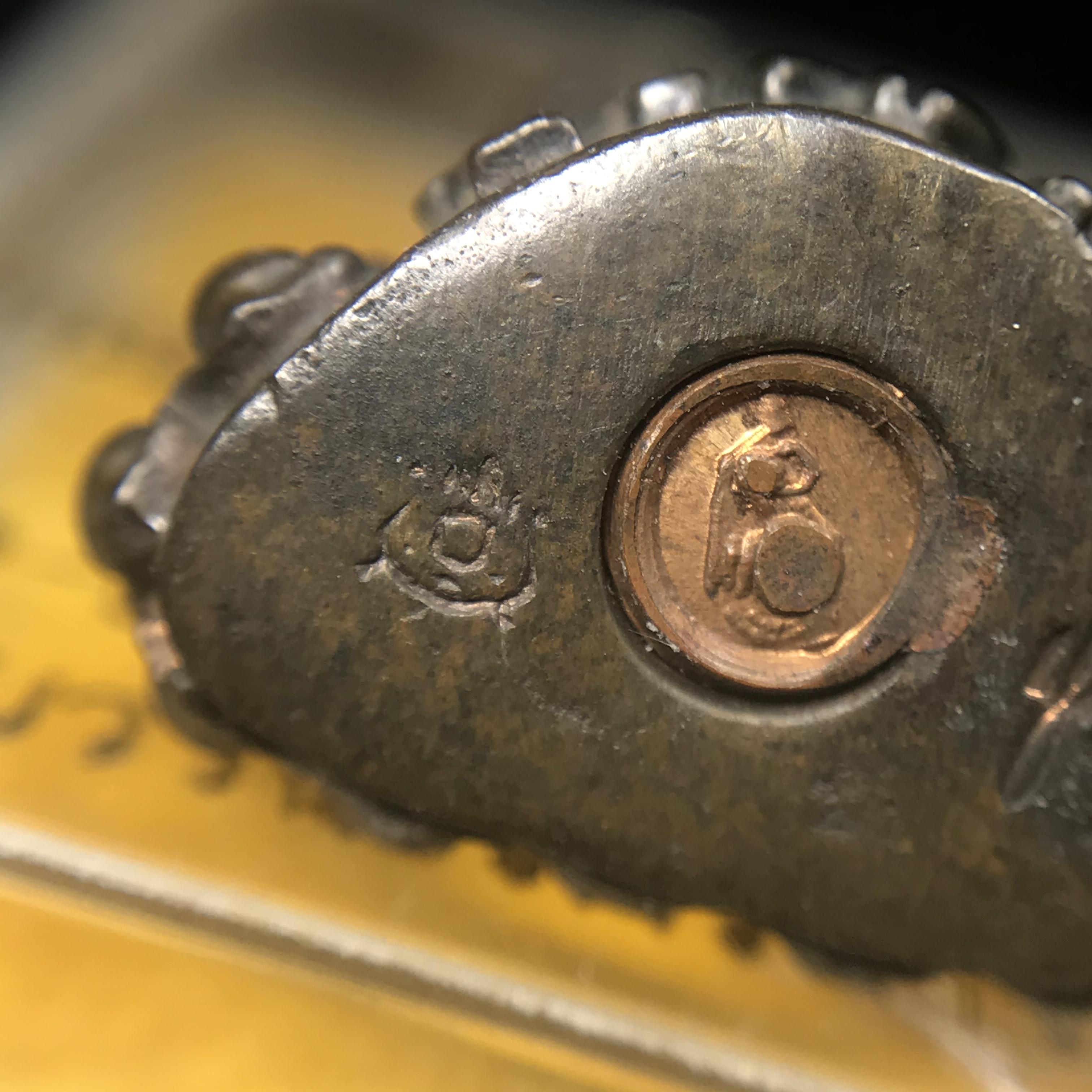 พระกริ่งภูริทัตโต (หลวงปู่มั่น ภูริทัตโต) เนื้อนวโลหะ ปี 2520 สุดยอดพระเกจิสายวิปัสสนากรรมฐานปลุกเสก (สมเด็จพระญาณสังวรเป็นประธานเททอง)(สภาพสวยครบกล่องเดิม)