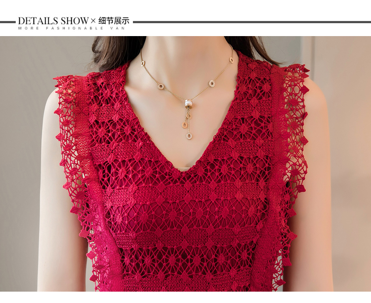 ชุดเดรสสั้นผ้าลูกไม้สีแดงเลือดนกลายสวยเก๋ คอวี แขนล้ำ กระโปรงทรงเอ สวยสดใส
