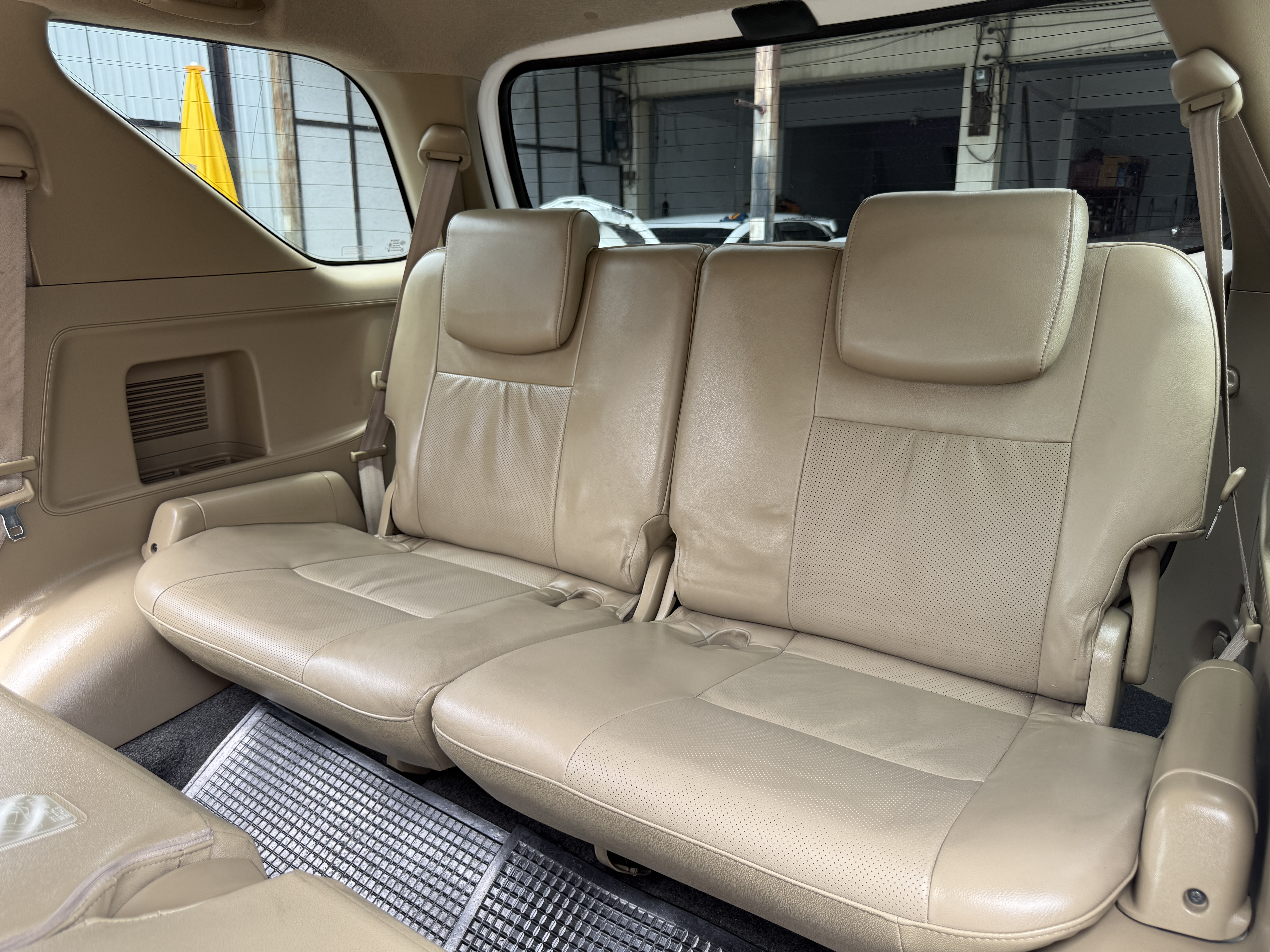 Toyota Fortuner 3.0 V 4WD TRD Sportivo At 2011 ขาว