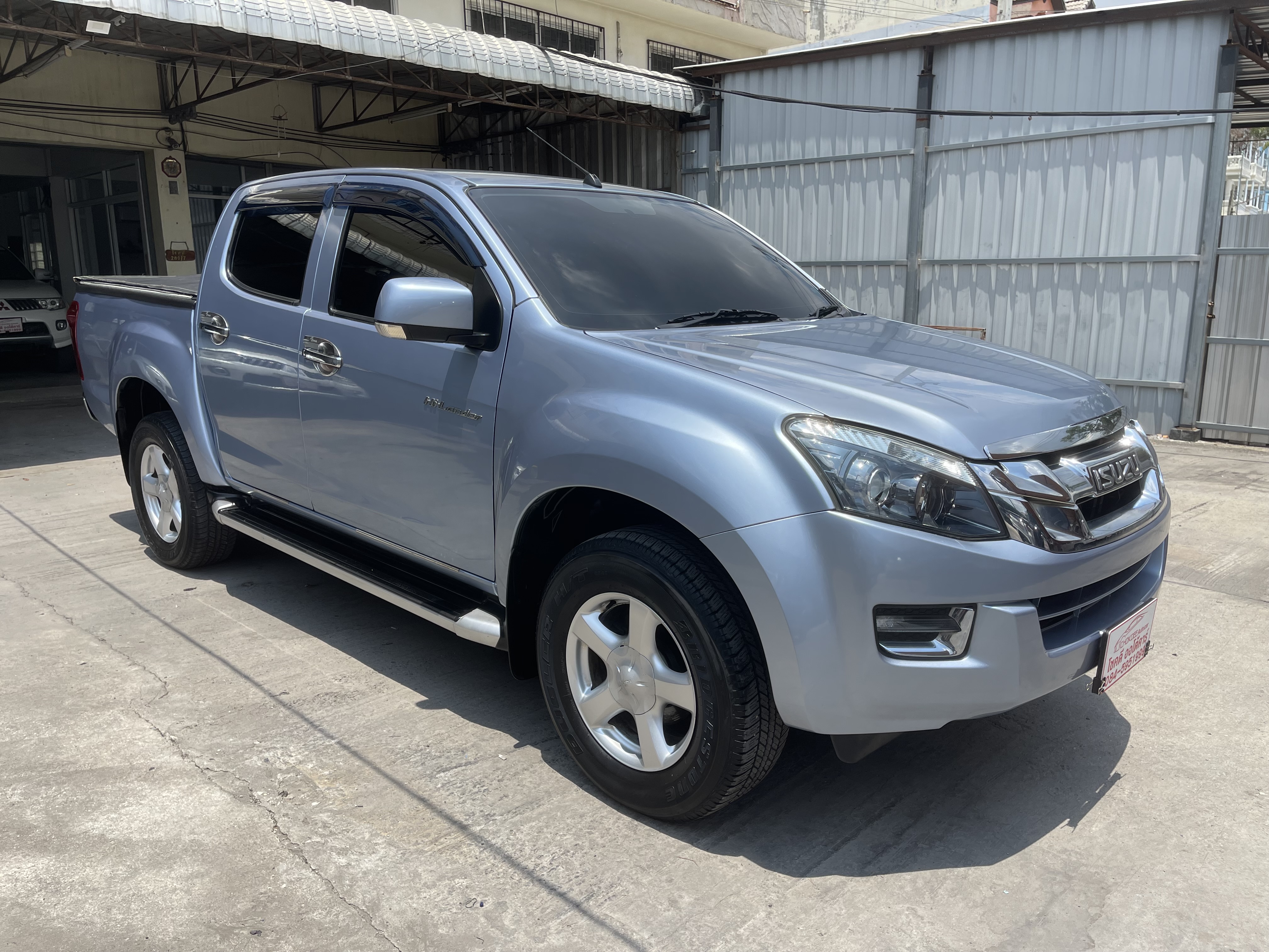 Isuzu Dmax All New 4ประตู Hilander 2.5 Vgs Z Dvd 2015 ฟ้า