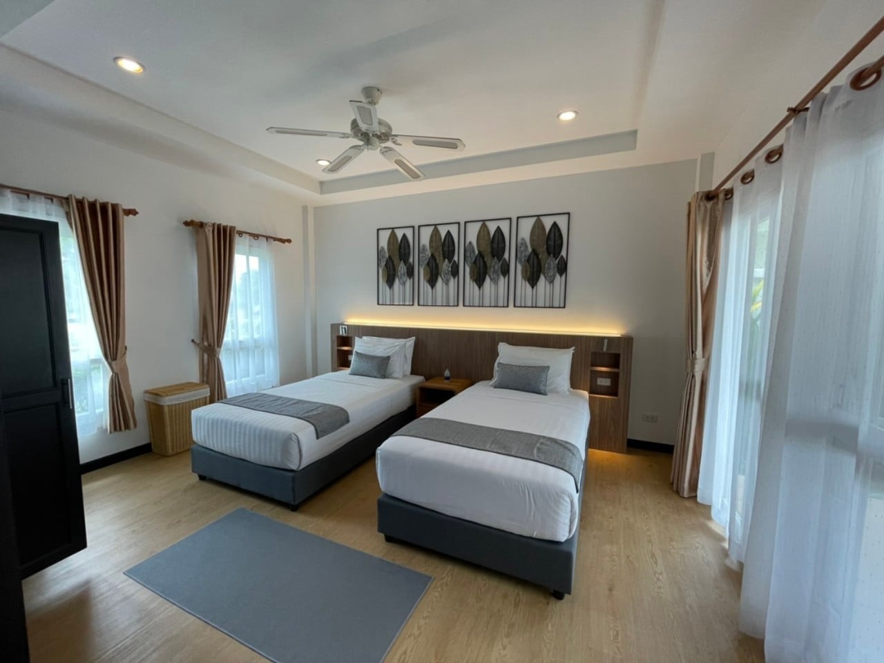 For Rent : Rawai, Private Pool Villa, 3 bedrooms 3 Bathrooms in community gate