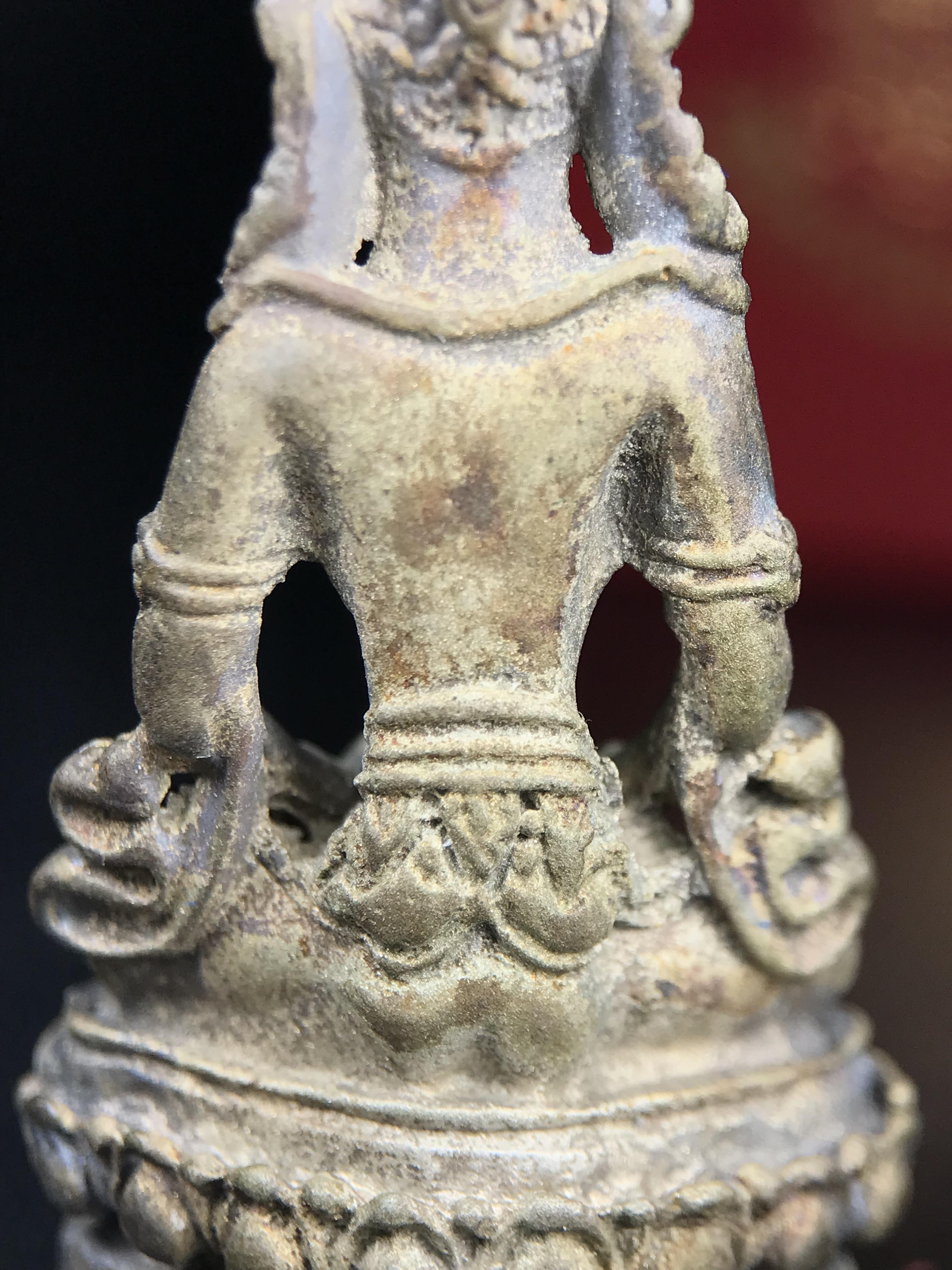 พระอวโลกิเตศวร (เจ้าแม่กวนอิม) วัดบวรนิเวศวิหาร ปี 2538 เนื้อเงินพ่นทราย อุดผงจิตรลดา เกศาสมเด็จพระสังฆราช วัดบวรนิเวศวิหาร(พบเจอน้อยหายาก)