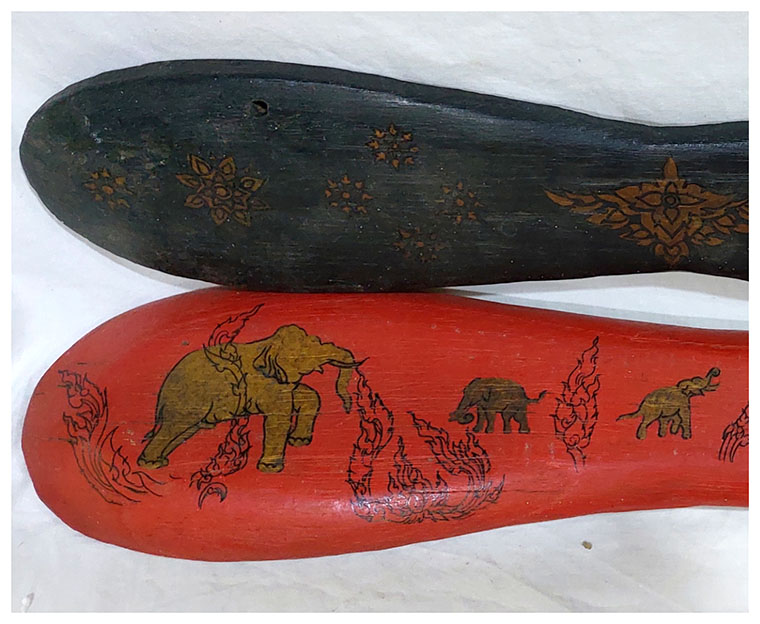 แผ่นไม้เก่าเขียนลาย 2ชิ้น