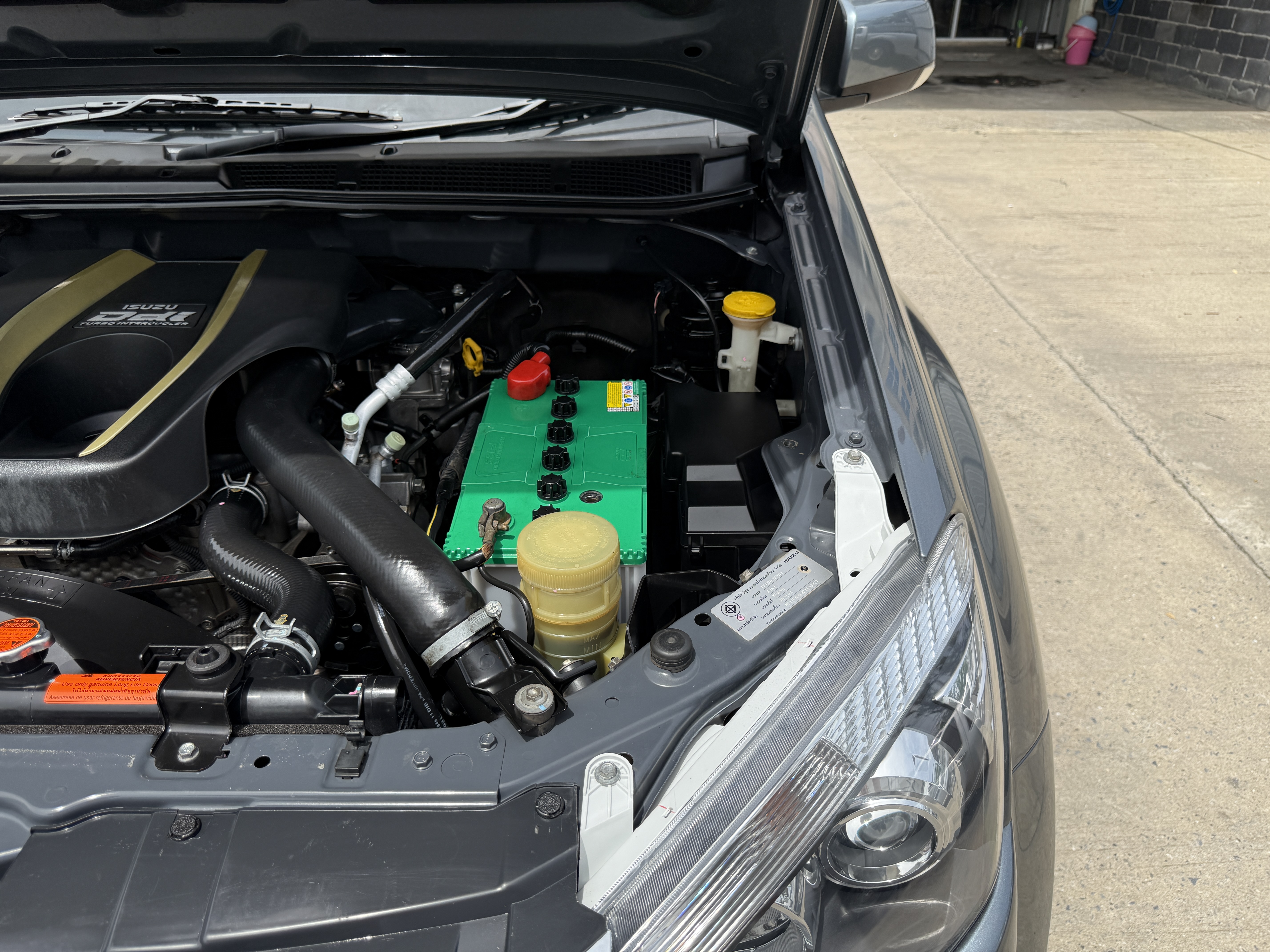 Isuzu Dmax All New Cab Hilander 2.5 Z 2012 เทา