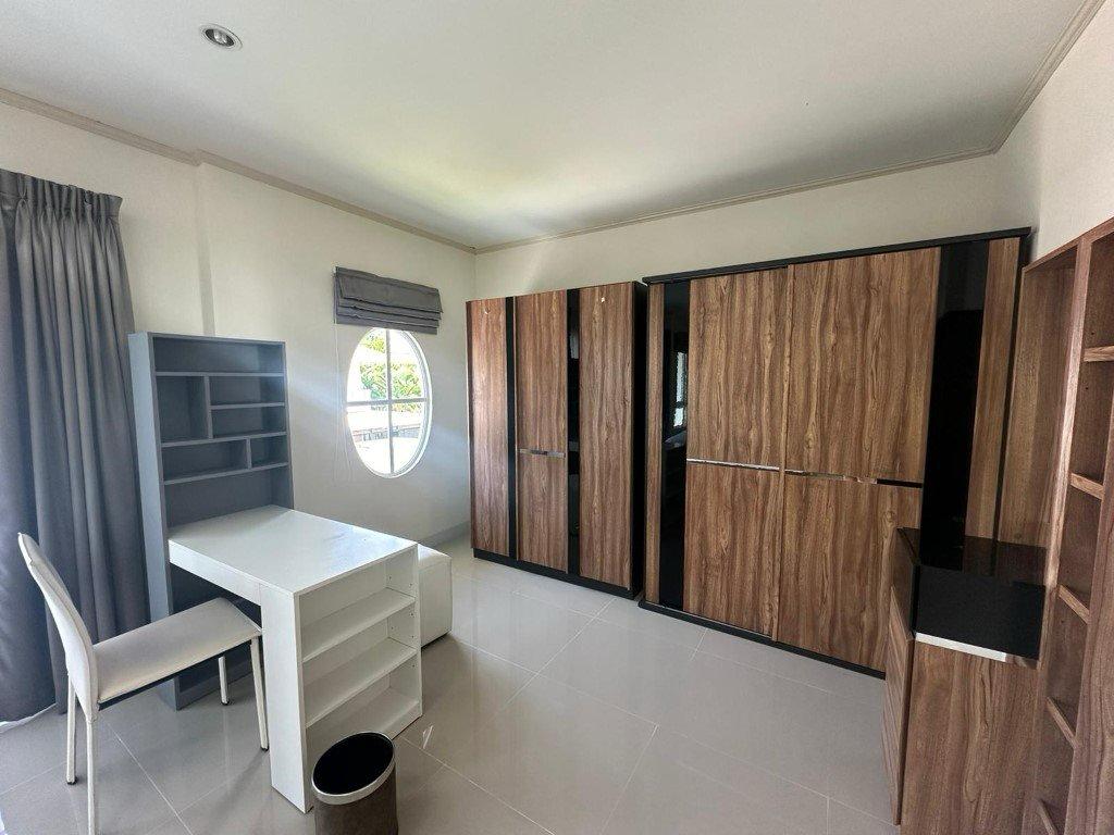 For Rent : Kohkaew, 2-Story detached house, 3+1 Bedrooms 3 Bathrooms