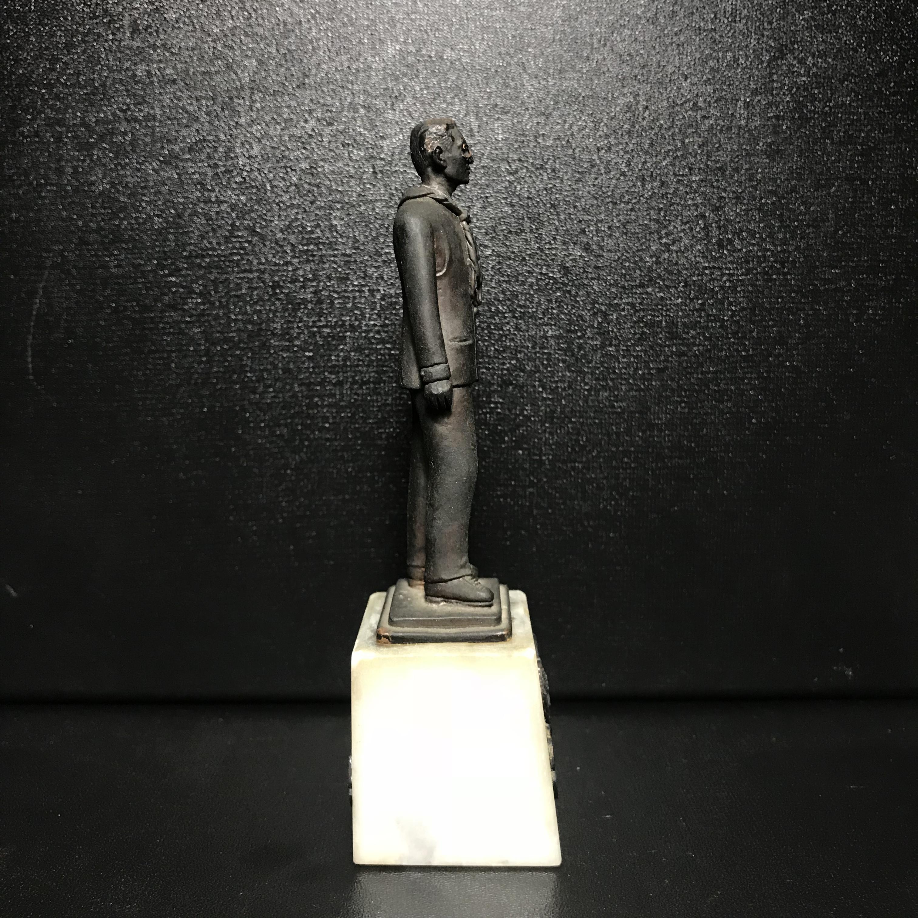 พระบรมรูปหล่อ ผู้ให้กำเนิดลูกเสือชาวบ้าน ในหลวงรัชกาลที่ 9 ทรงชุดลูกเสือชาวบ้าน ฐานหินอ่อน(หายาก)