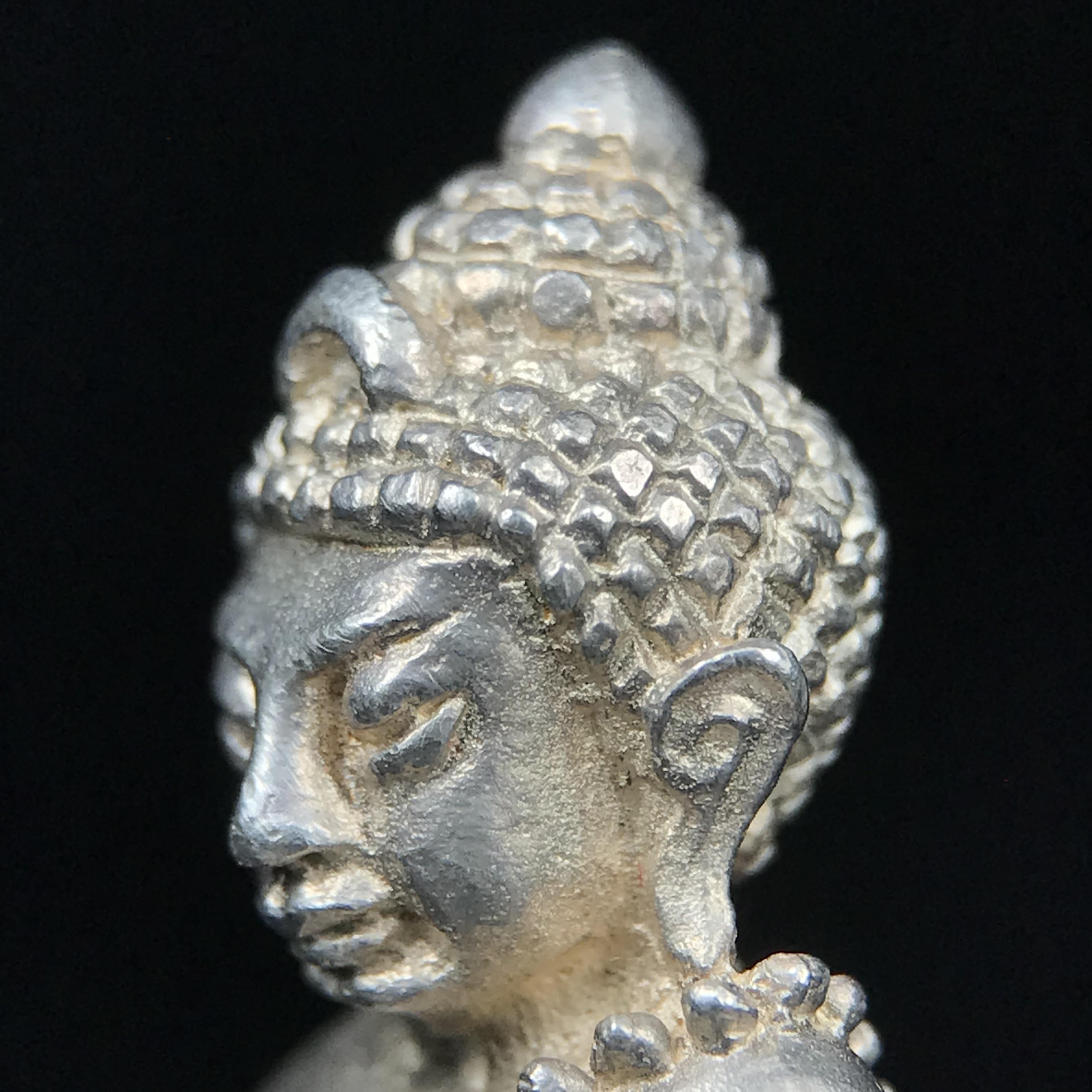 พระกริ่งญาณสังวร(พระกริ่ง ญส.)ปี 2519 เนื้อเงิน(สภาพสวยผิวเดิมขึ้นน้ำทองสวยมาก) สมเด็จพระญาณสังวรและหลวงพ่อคูณ ปริสุทโธ จับสายสูตรร่วมกันในพิธีเททอง ณ อุโบสถวัดบวรนิเวศวิหาร(พิธีใหญ่ เจตนาดี หลวงปู่โต๊ะร่วมปลุกเสก)(แบบนี้ไม่ควรพลาด)หายาก 1ใน 999 องค์