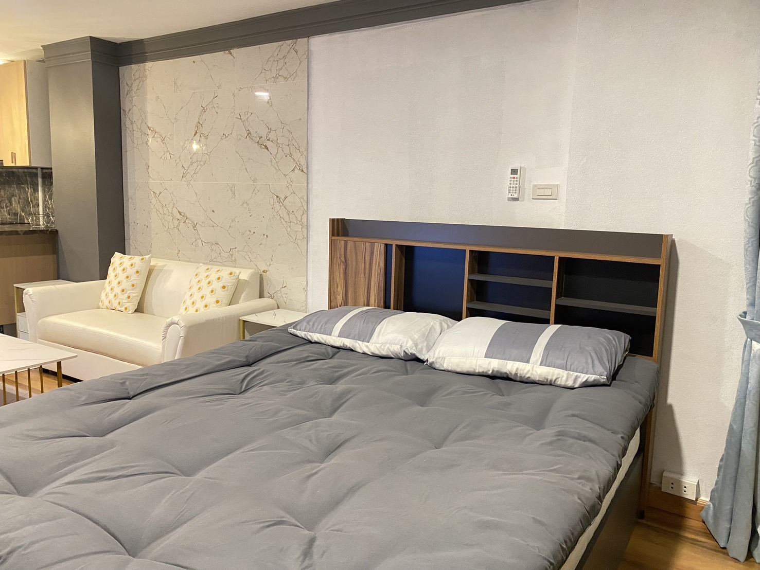 For Rent : Patong, Phuket Palace Condo, Studio Room, Sea View.