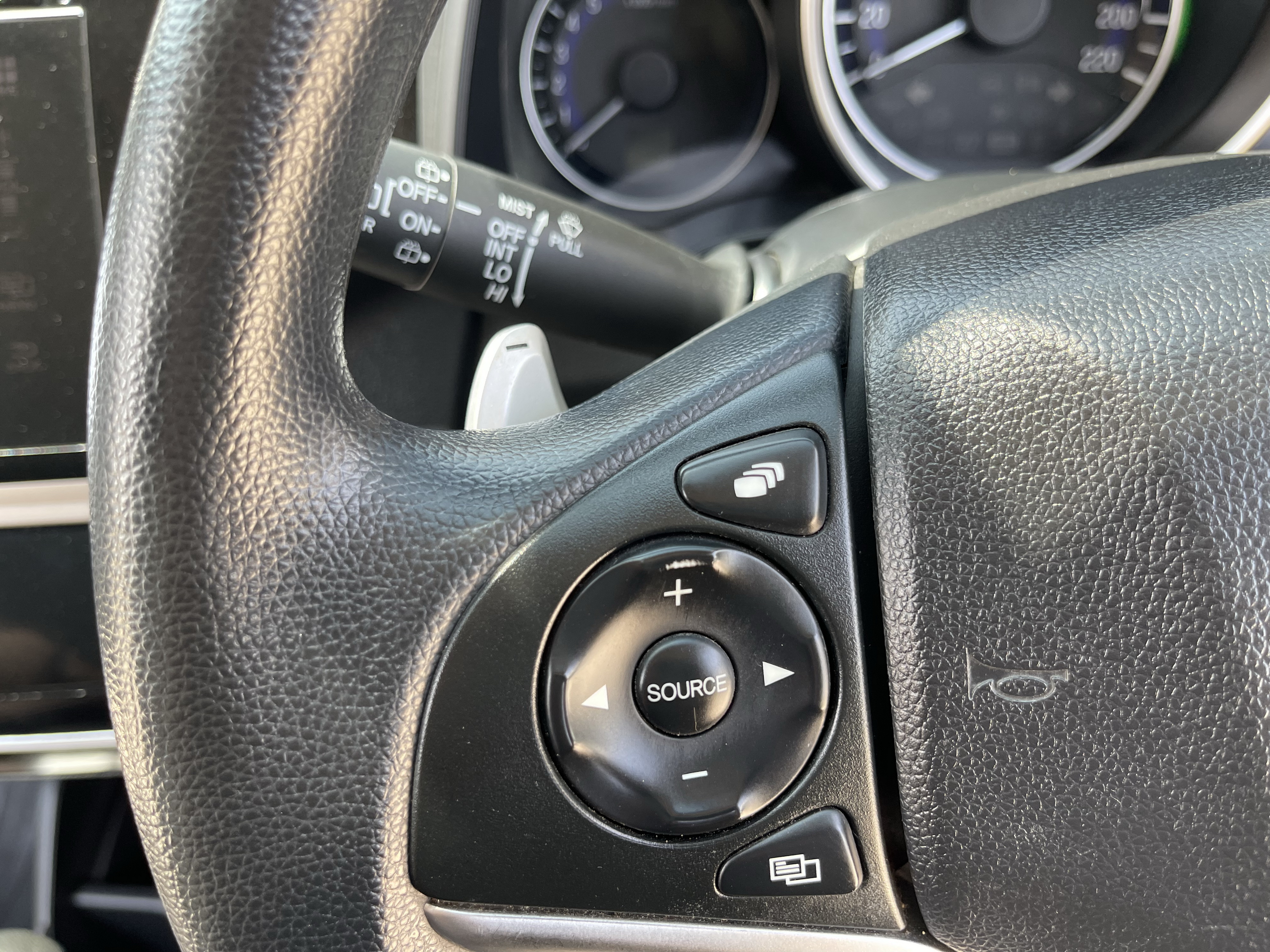 Honda Jazz 1.5 SV At 2016 ขาว