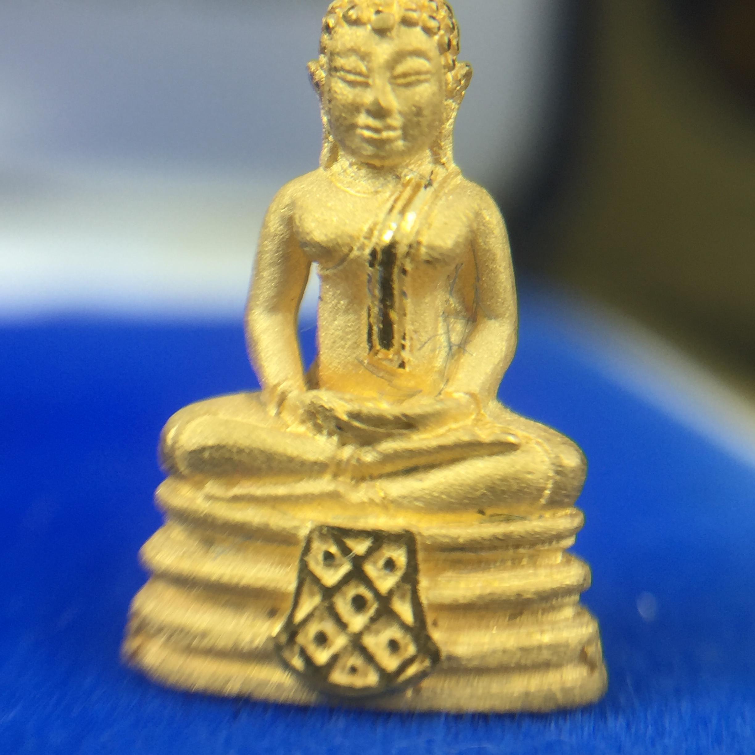 พระพุทธโสธร(หลวงพ่อโสธร) รุ่นสร้างอุโบสถ ปี2539 เนื้อทองคำ ลอยองค์พิมพ์เล็ก(หายาก) สภาพสวยเดิมกล่องบรรจุการ์ดใบรับรองเดิมครบสมบูรณ์