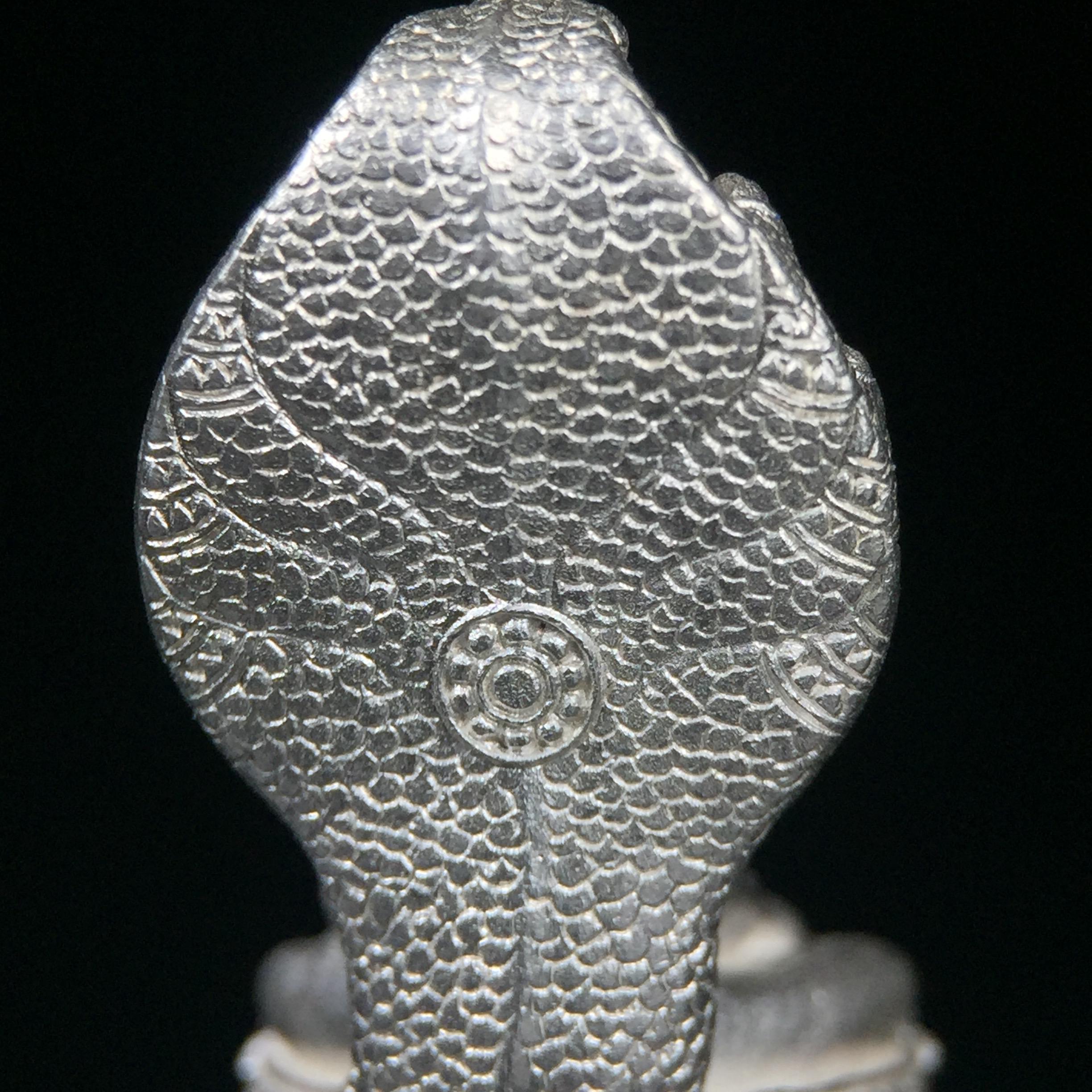 พระพุทธรูปนาคปรกปางมารวิชัย สธ. เนื่องวโรกาสสมเด็จพระเทพรัตนราชสุดาฯ ทรงเจริญพระชนมายุครบ 3 รอบ ปี2534 พิธีพุทธาภิเษก ณ วัดบวรนิเวศวิหาร โดยมีสมเด็จพระญาณสังวร สมเด็จพระสังฆราชเป็นองค์ประธาน(พิธีใหญ่ มวลสารดี พุทธศิลป์งดงาม)พระกริ่งเนื้อเงินพบเจอน้อยหายาก