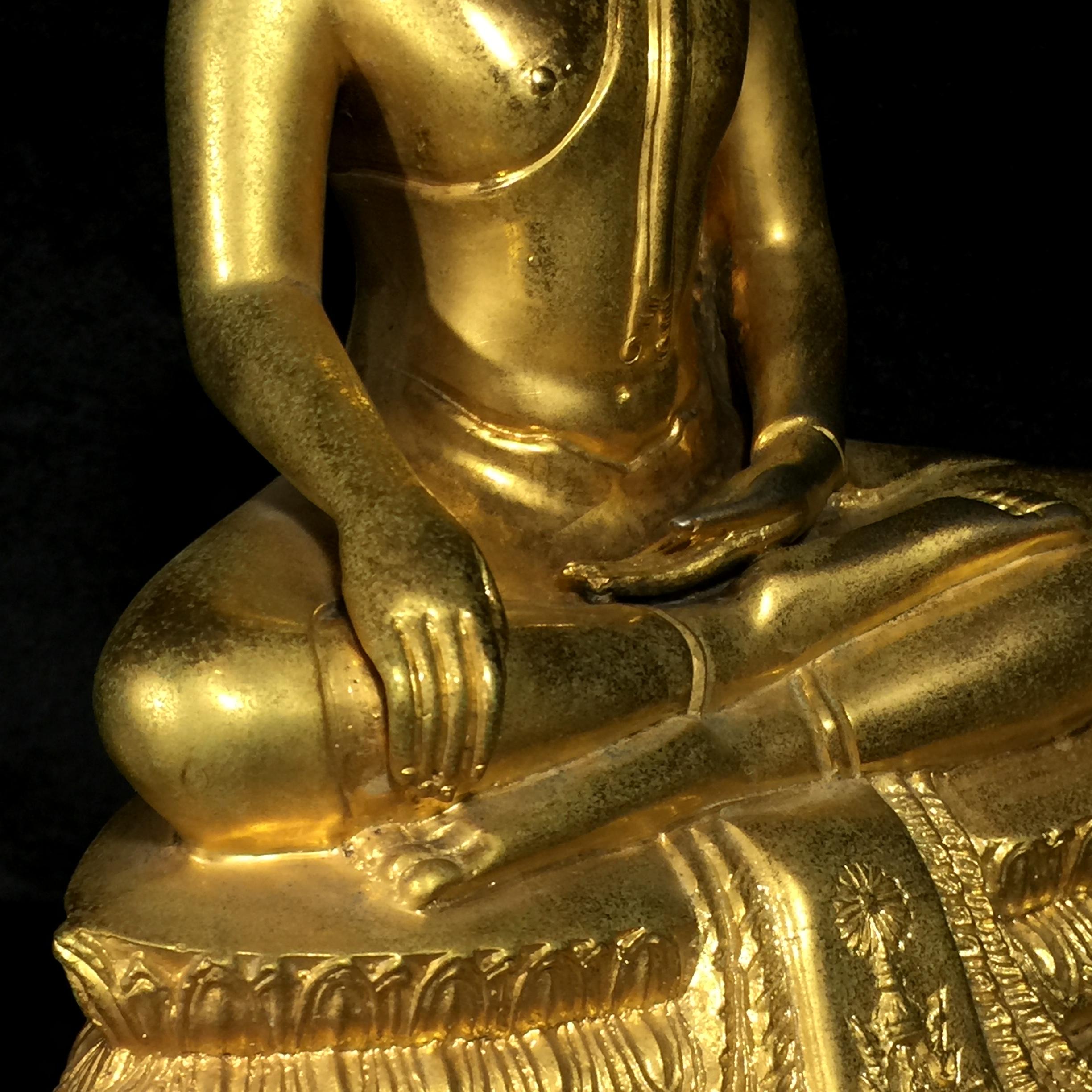 พระบูชาพระพุทธศิรมงคล ภปร. วัตถุมงคลคุ้มเกล้าปี2524 ของมูลนิธิคุ้มเกล้า โรงพยาบาลภูมิพลจัดสร้าง ขนาดหน้าตัก5นิ้ว(ในหลวงรัชกาลที่9 ทรงจุดไฟพระฤกษ์และเททอง พิธีใหญ่)ยอดนิยมหายาก