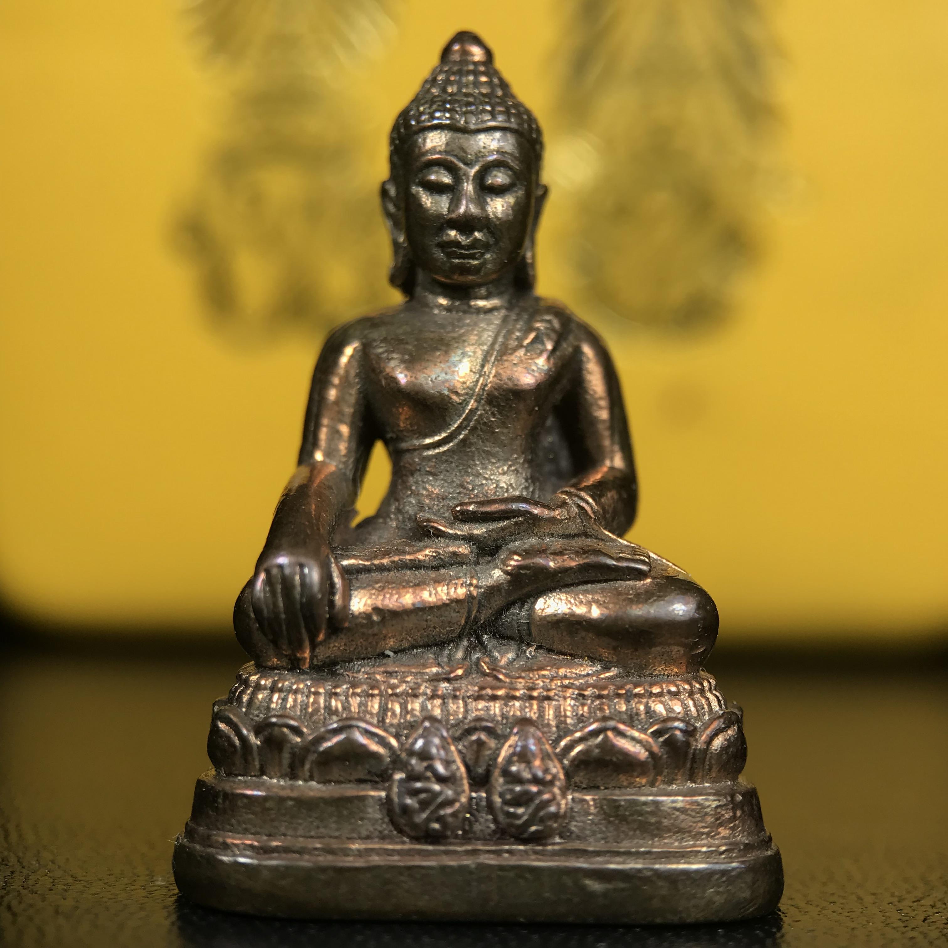 พระกริ่งพระพุทธนรสีห์ จปร.+ภปร. ครบรอบ 100 ปี ธนาคารไทยพาณิชย์ ปี 2550 พระกริ่งเนื้อนวโลหะพิเศษ(หล่อในพิธีเททอง)(หายาก)(พุทธศิลป์งดงาม)ด้านหน้าฐานประดับด้วยตราสัญลักษณ์ "จปร" และ "ภปร" (องค์เทหล่อในพิธีสร้างน้อย หายากมาก)1 ใน 1000 องค์