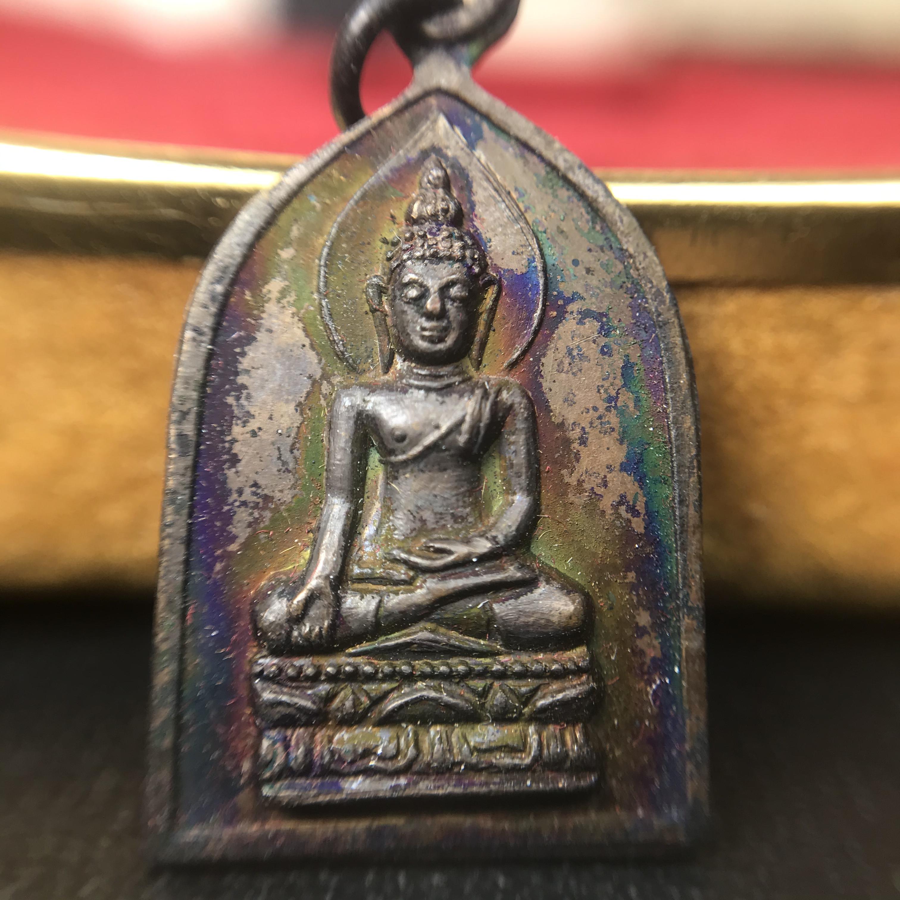 ชุดพระกริ่งไพรีพินาศ(รุ่นแรก สมเด็จพระญาณสังวร) เนื่องในพระบรมราชวโรกาสพระบาทสมเด็จพระเจ้าอยู่หัวรัชกาลที่9 เสด็จพระราชดำเนิน ในงานตัดลูกนิมิตสีมาอุโบสถ วัดเพชรวราราม จ.เพชรบูรณ์ ปี ๒๕๒๐ รุ่นเขาค้อ (ชุดกรรมการ ได้รับพระราชทาน พบเจอและหายากมากในปัจจุบัน)