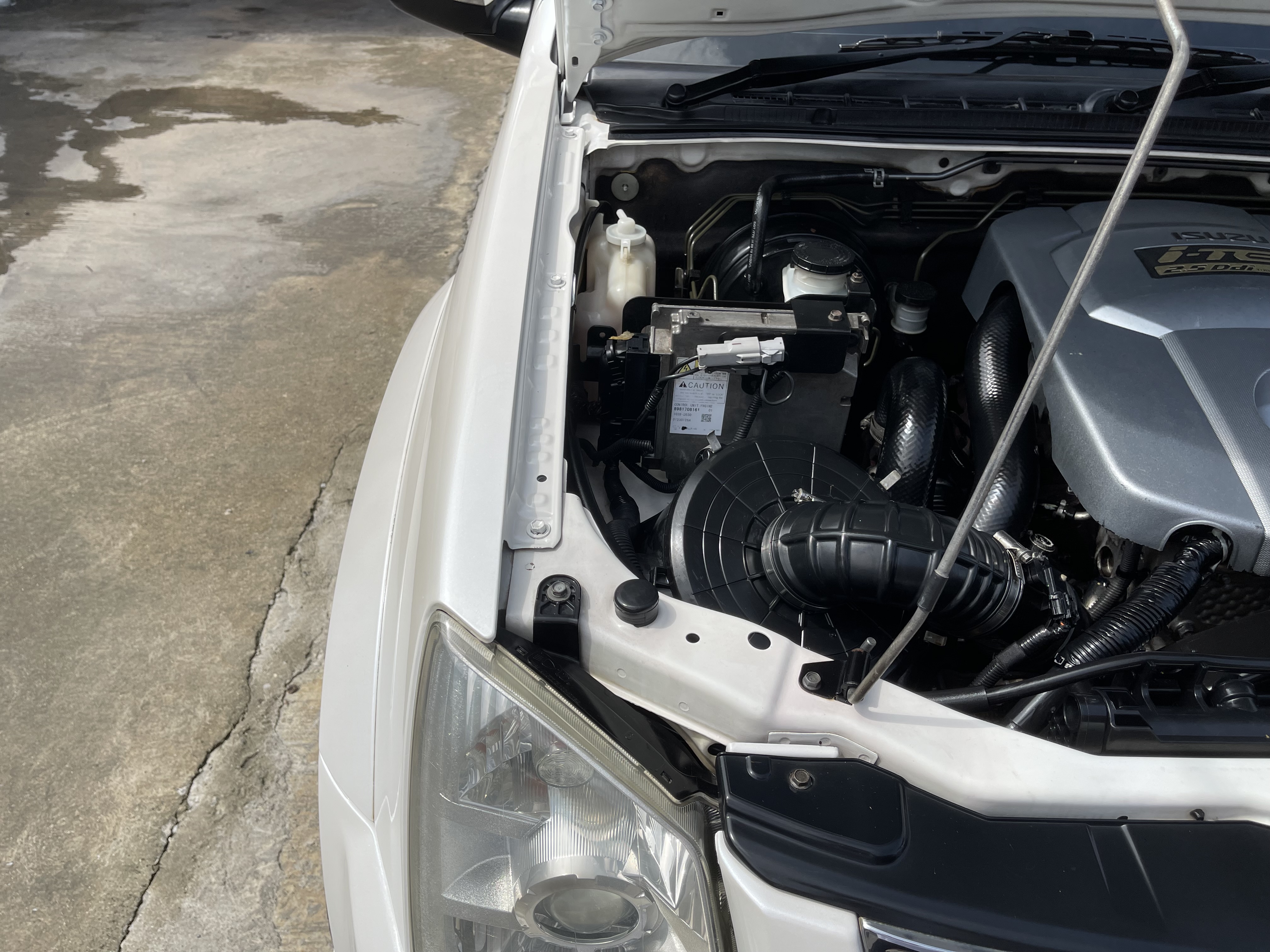 Isuzu Dmax 4ประตู Hilander 2.5 Abs X-Series Navi 2011 ขาวมุก