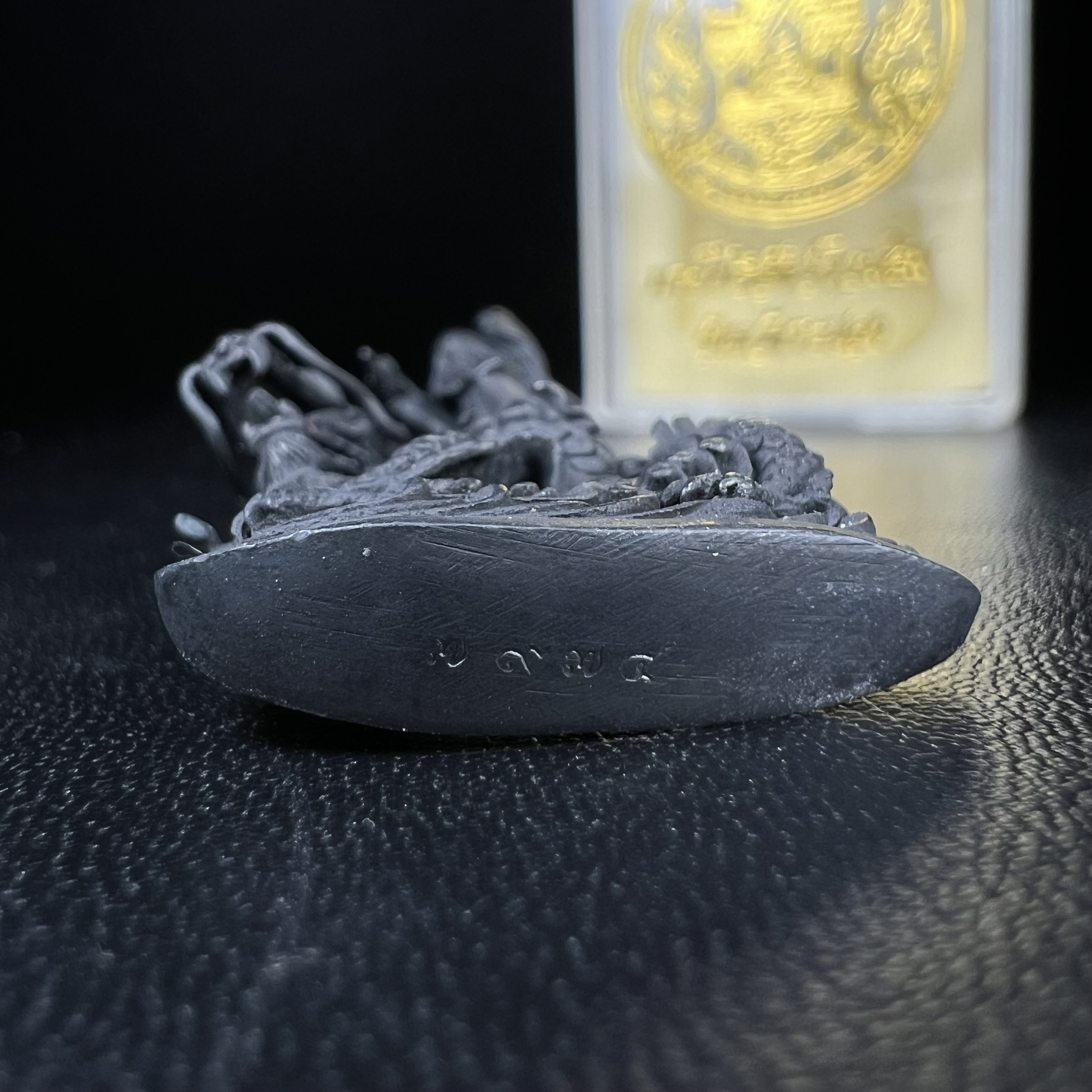 รูปหล่อลอยองค์พระโพธิสัตว์กวนอิม ทรงประทับมังกร จ.ระนอง พ.ศ.2539 เนื้อนวโลหะ พิมพ์ใหญ่(สวยงดงาม เข้มขลัง ทรงคุณค่า) เฉลิมฉลองในวโรกาสที่พระบาทสมเด็จพระเจ้าอยู่หัวทรงครองสิริราชสมบัติครบ 50 ปี(องค์หมายเลข๗๙๗๔)