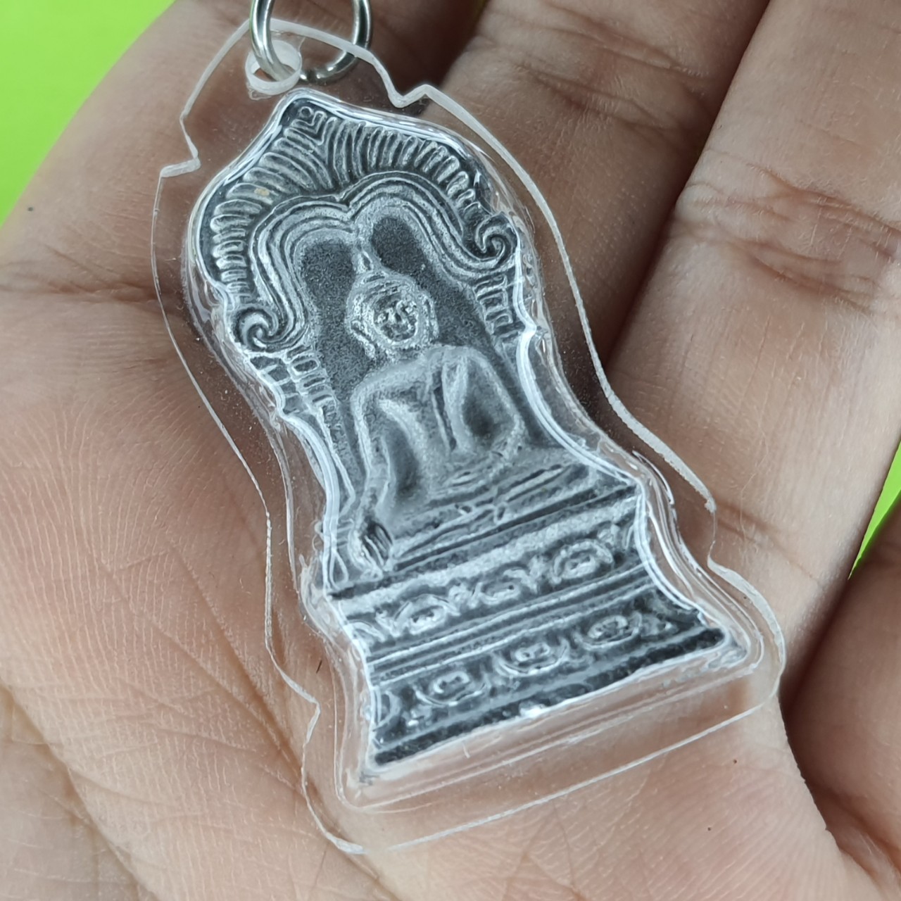 พระเครื่อง พระยอดขุนพล เนื้อชิ้นตะกั่ว พิมพ์ใหญ่ เลี่ยมกรอบ พระเครื่องพระยอดขุนพล พระยอดขุนพลห้อยคอ จี้พระยอดขุนพล พระแท้พระยอดขุนพลแขวนคอ