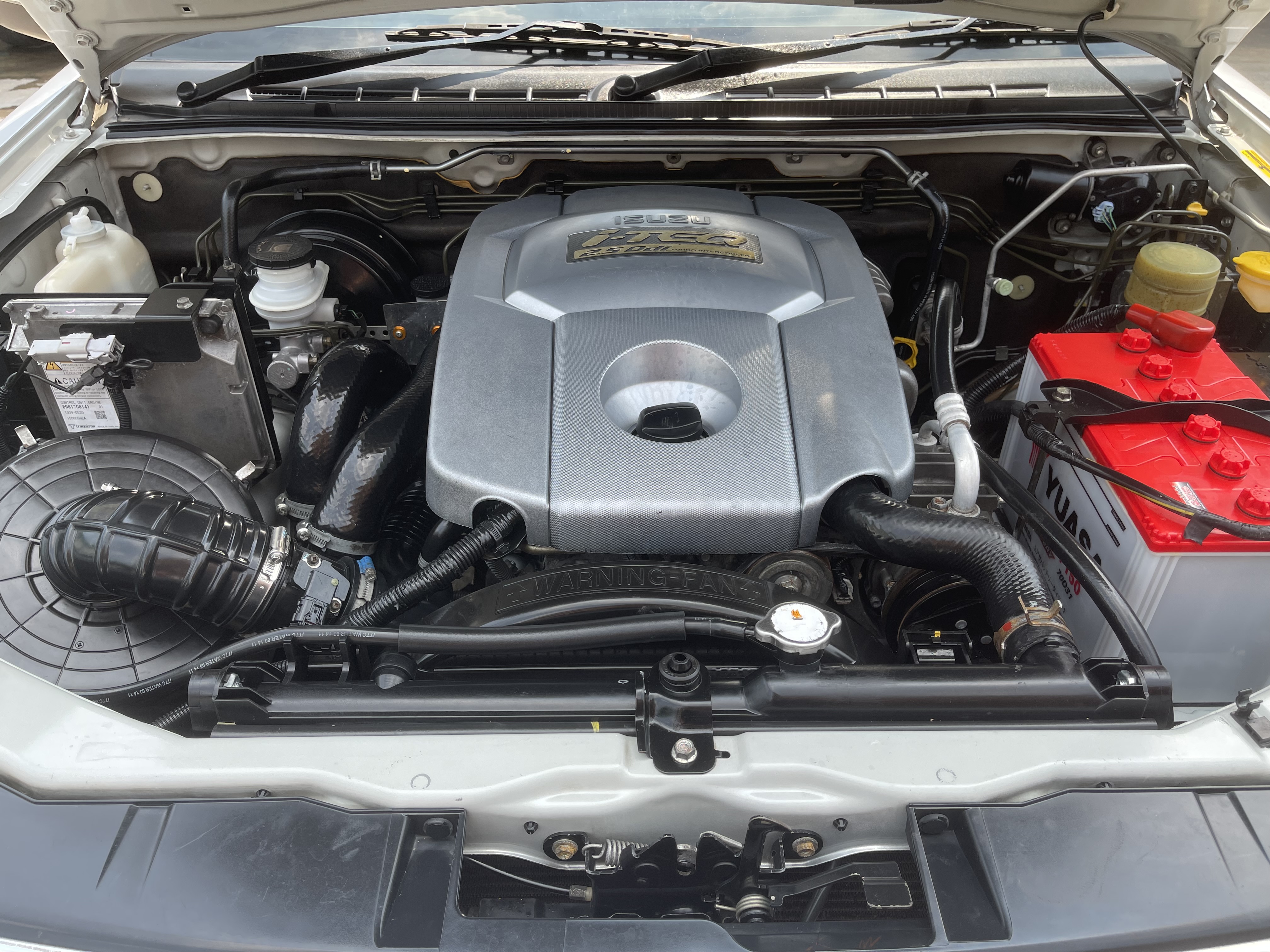 Isuzu Dmax Cab Hilander 2.5 Abs 2011 เงิน