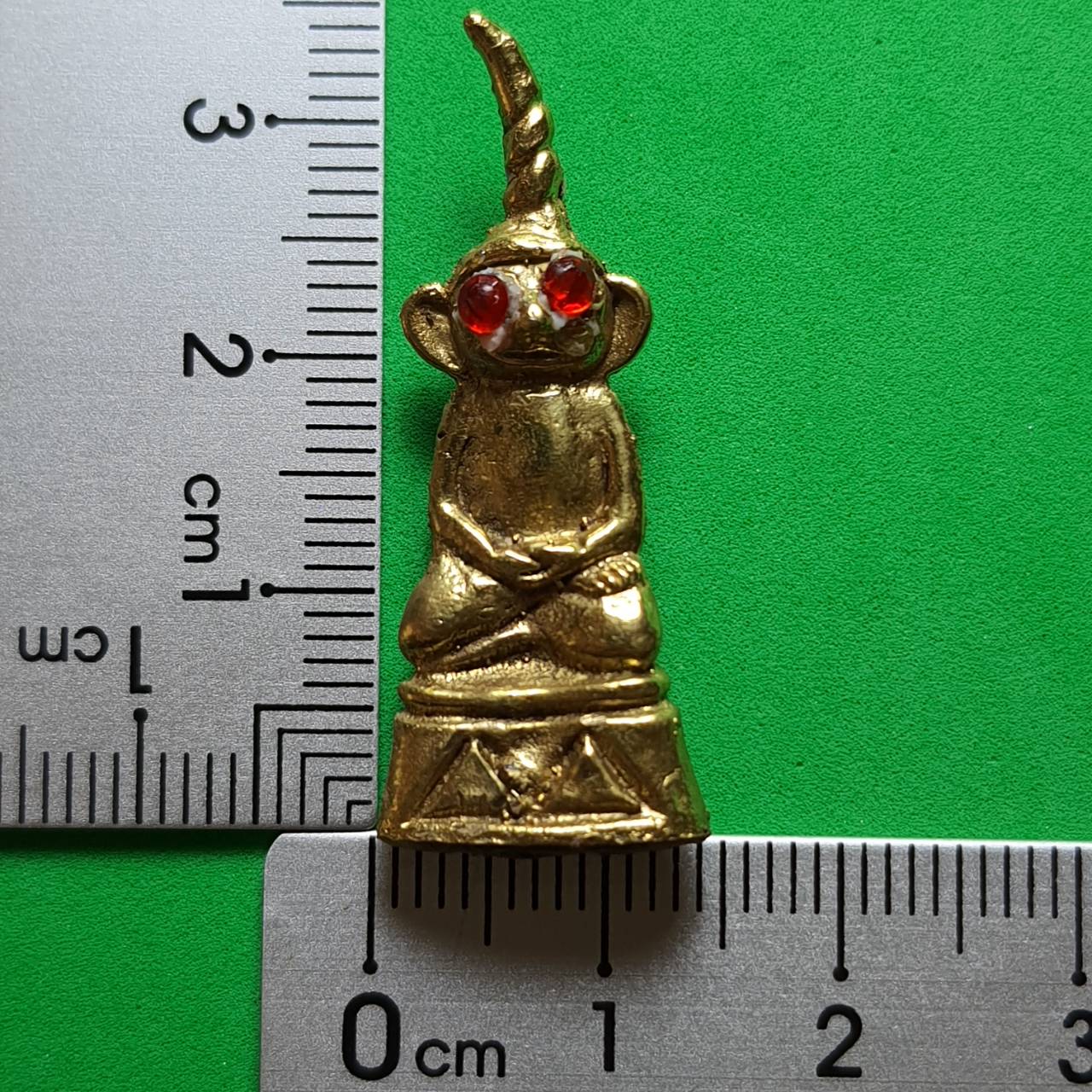 ของเสน่ห์ งั่งตาแดงหลังยันต์ เลี่ยมกรอบ งั่งตาแดง งั่งมหาเสน่ห์ งั่ง