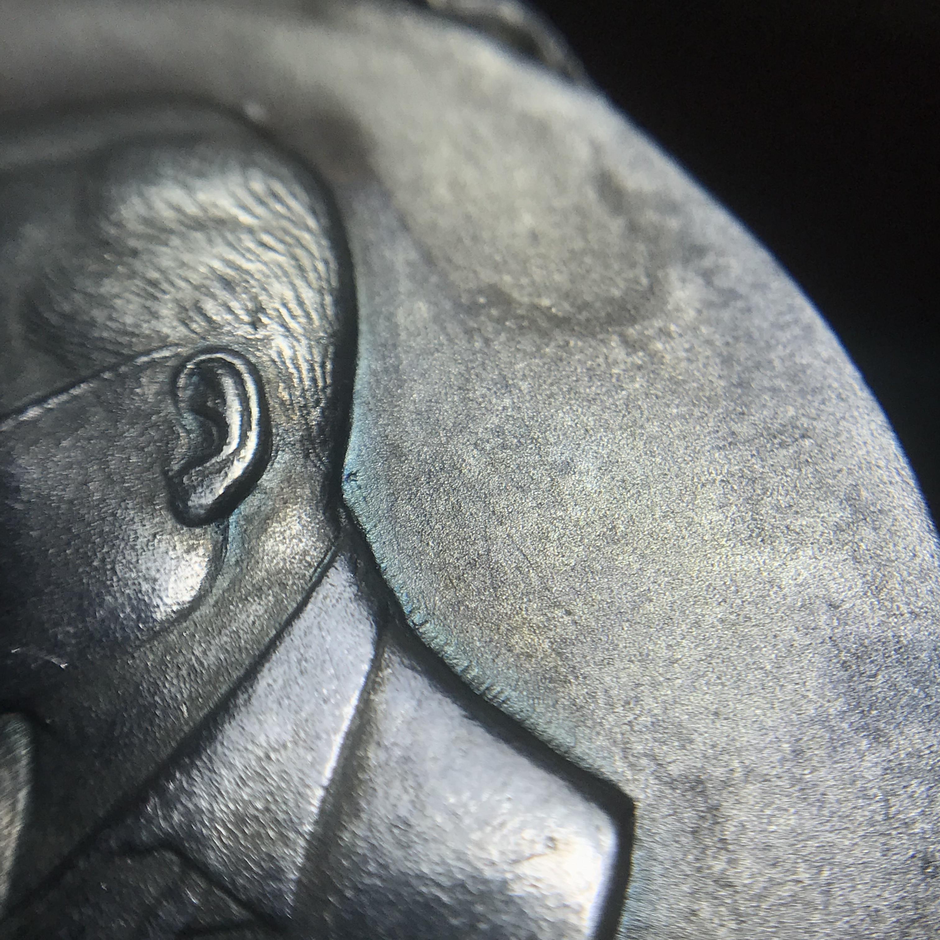 เหรียญพระมหาชนก ปี2539(รุ่นแรก) เนื้อเงิน พิมพ์ใหญ่บล็อกนิยมหายากสุดในรุ่น(วงเดือน คอจุด) ผิวเดิมสีรุ้งธรรมชาติแบบนิยม พร้อมหนังสือสภาพสวยครบชุด