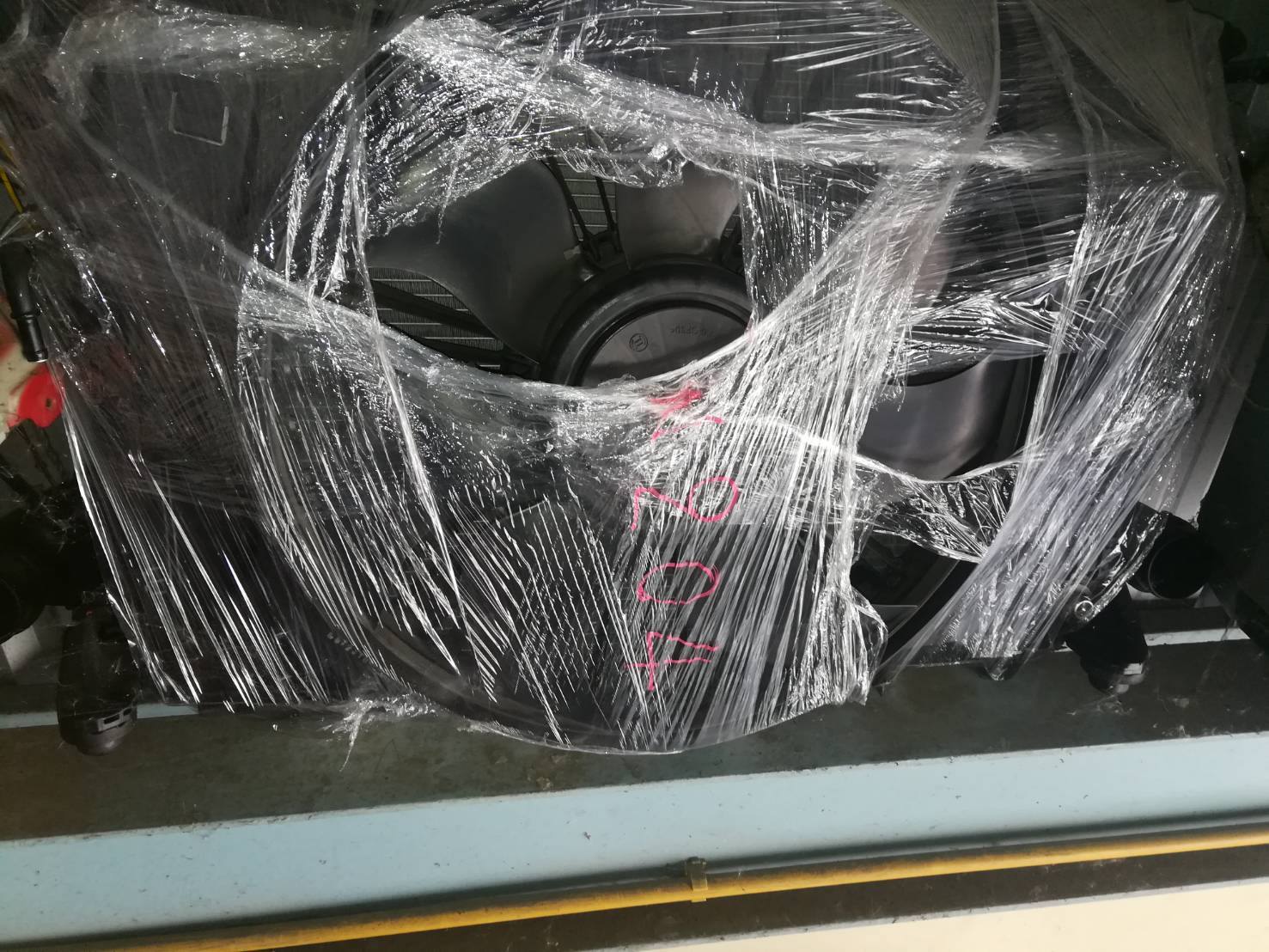 พัดลมไฟฟ้า BENZ W204