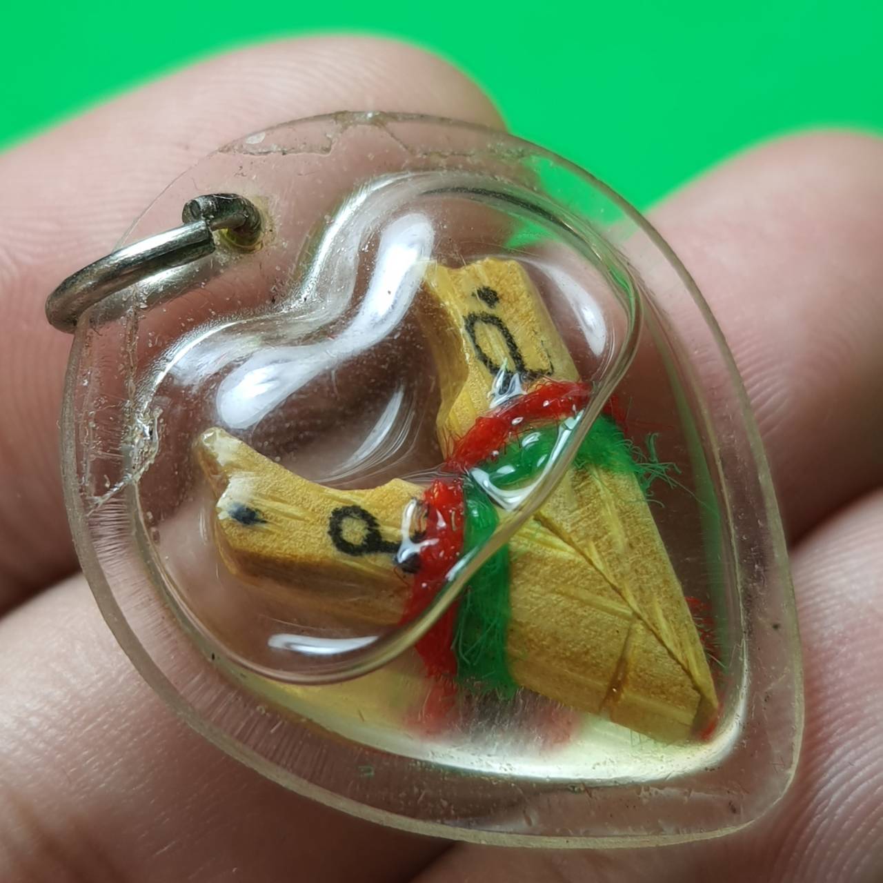 ของเสน่ห์ สาริกาแช่น้ำมันมนต์ สาริกาลิ้นทอง สาริกามหาเสน่ห์ สาริกาค้าขาย สาริกาไม้ สาริกามหาลาภ สาริกาให้โชค