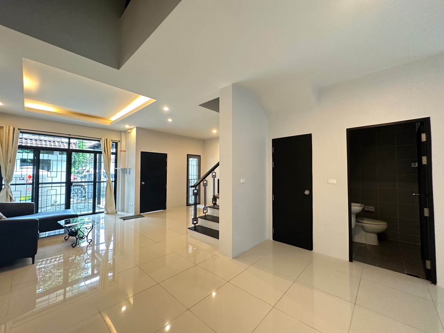 For Rent : Town home near Super Cheap Market, 3 Bedroom 3 Bathroom