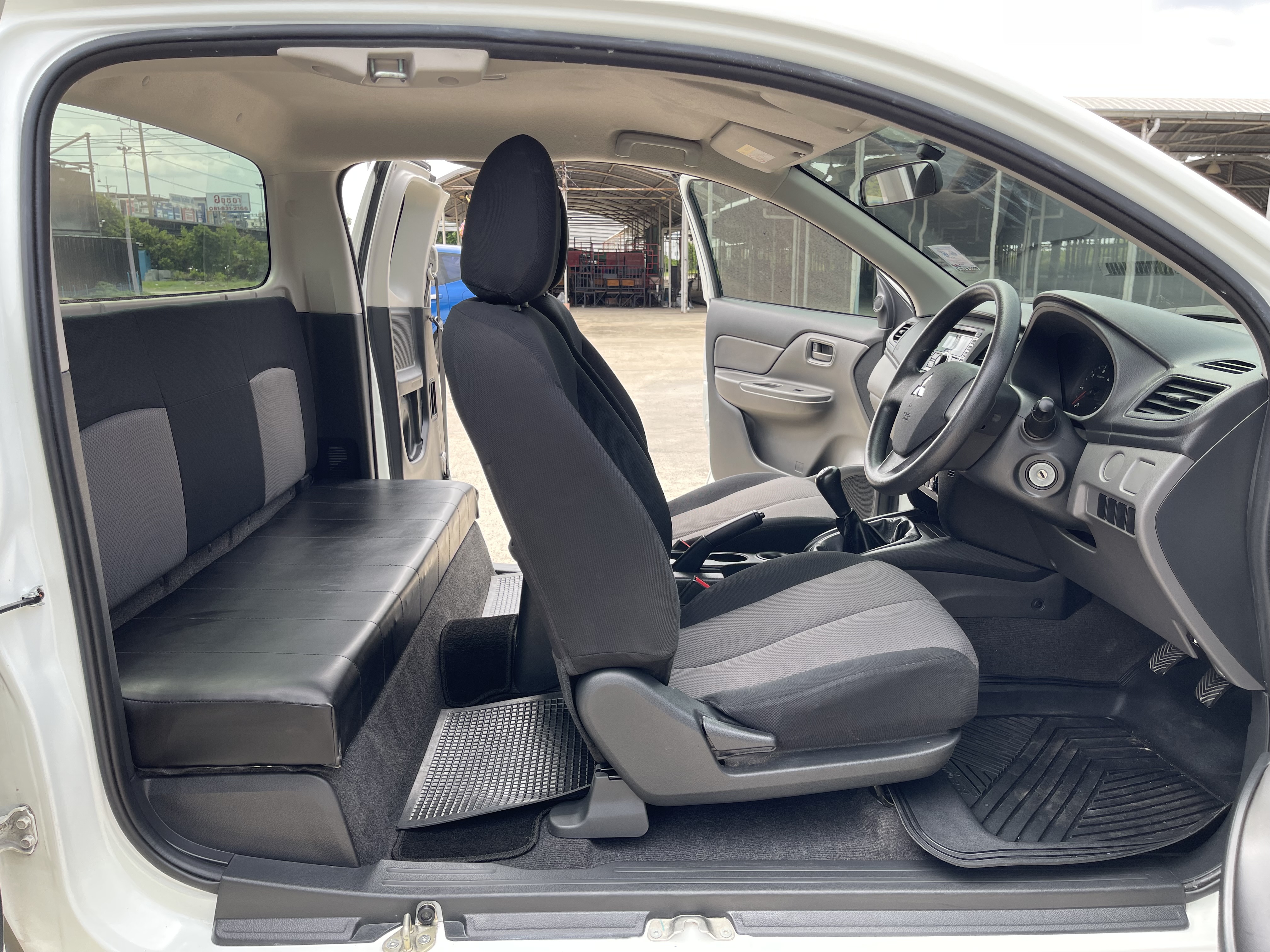 Mitsubishi Triton All New Cab 2.5 GL 2019 ขาว