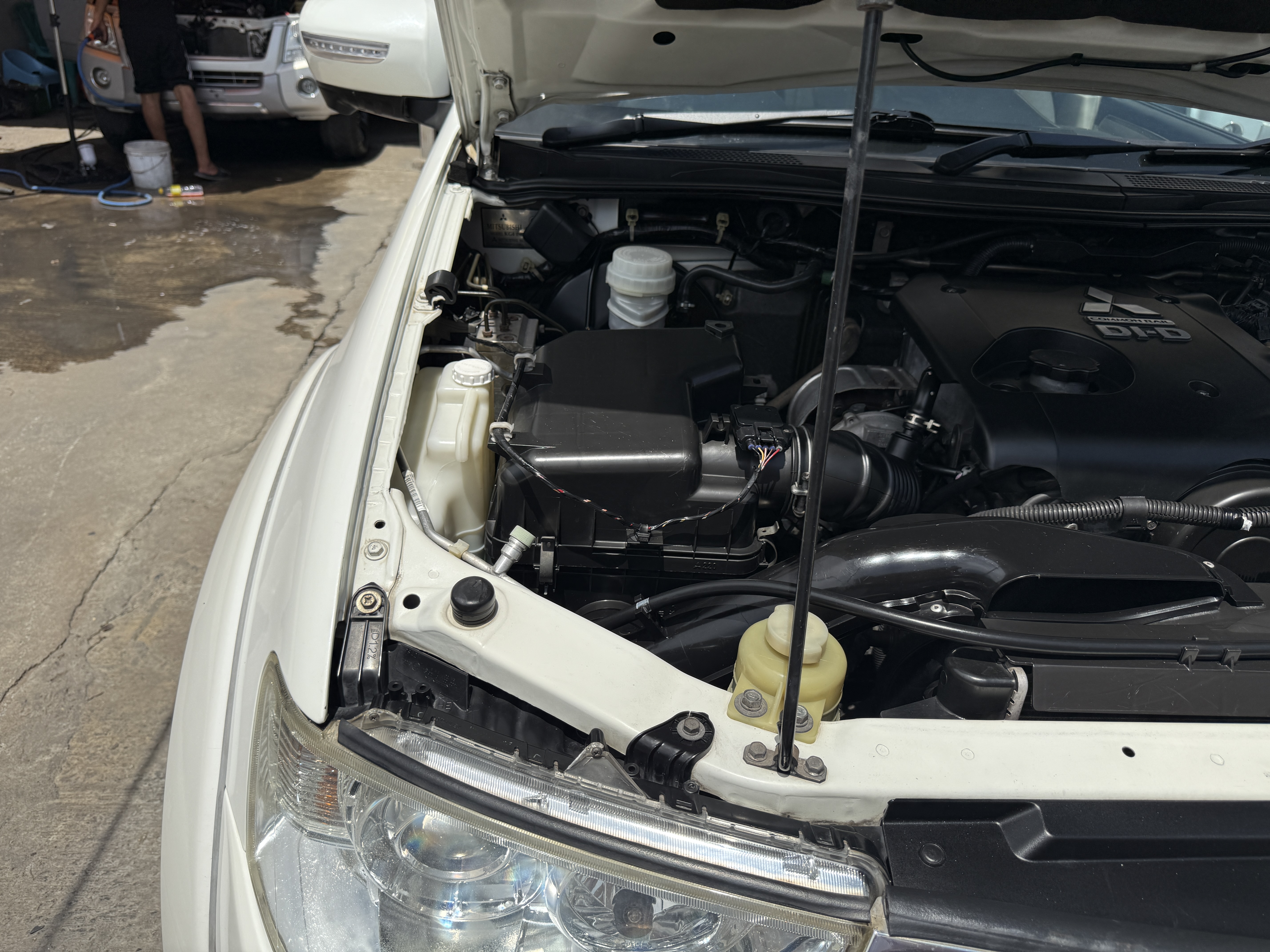 Mitsubishi Pajero Sport 2.5 GT 2WD At 2011 ขาวมุก