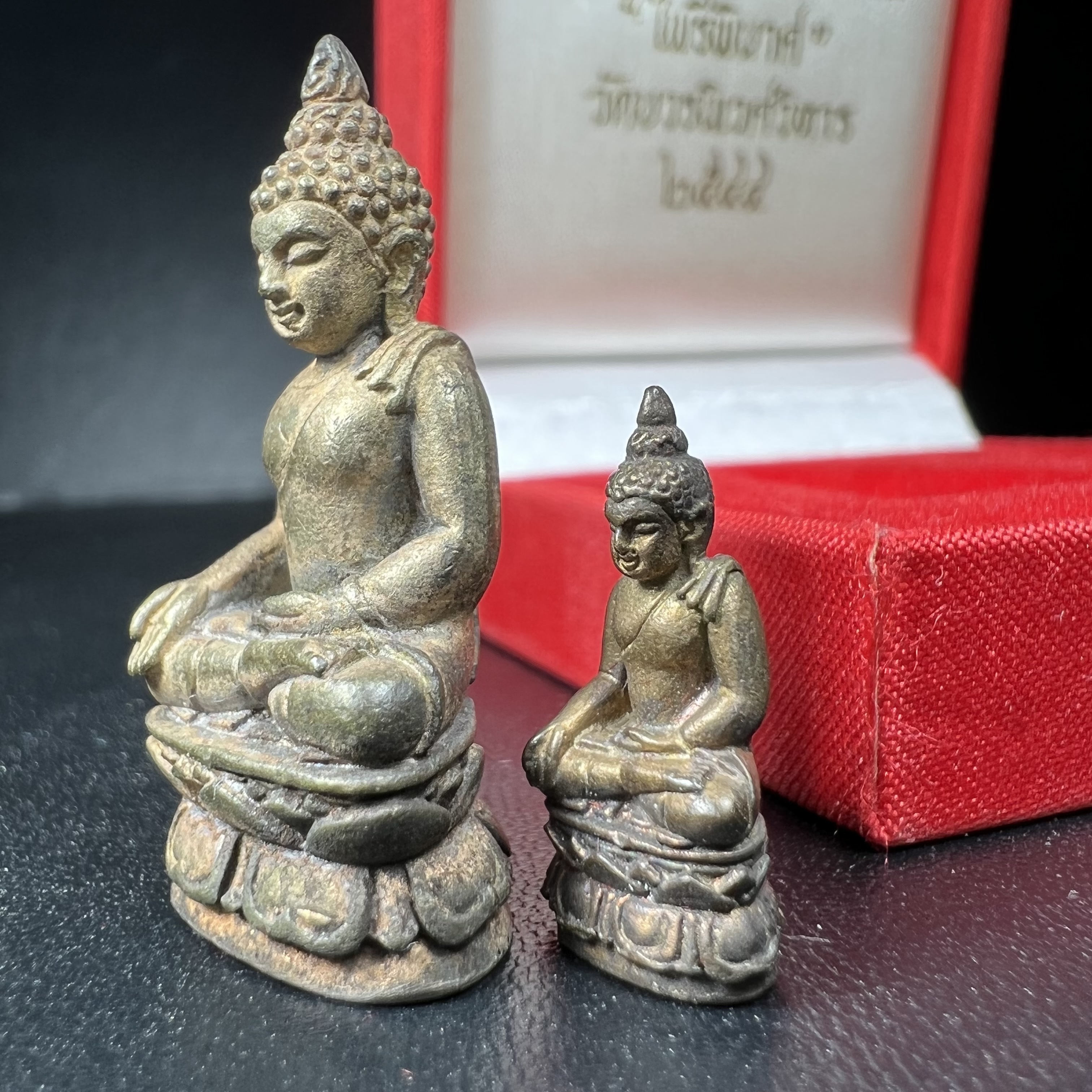 พระกริ่ง-พระชัยวัฒน์ ไพรีพินาศ วัดบวรนิเวศวิหาร ปี 2544 เนื้อสัมฤทธิ์ พิธีดีเยี่ยม สมเด็จพระญาณสังวร พระสังฆราช เสด็จจุดเทียนชัยและทรงอธิษฐานจิตด้วยพระองค์เอง(พิธีใหญ่นิยม)(1ใน9989องค์)