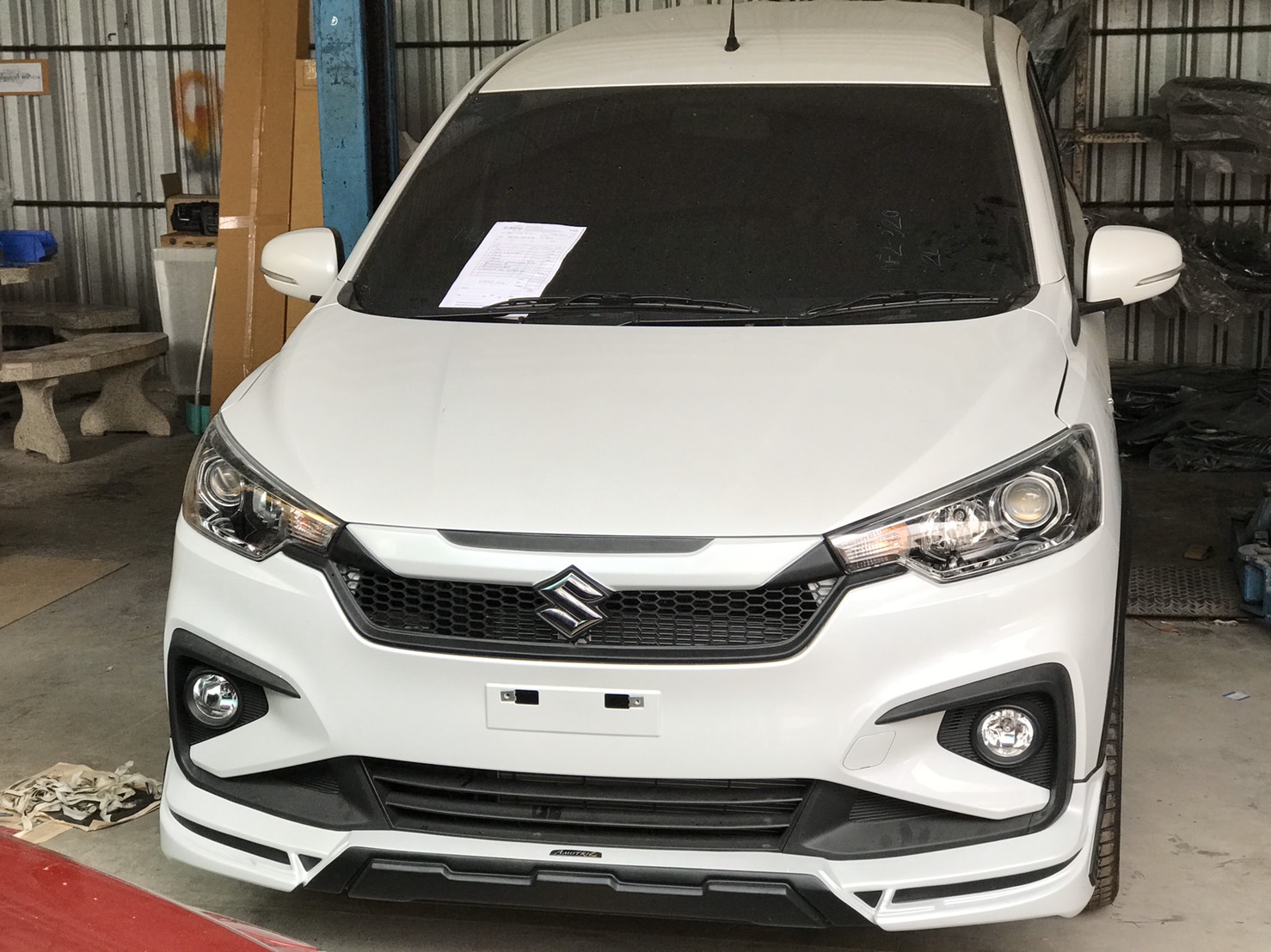 Suzuki Ertiga 2019 V.1 with custom grille bodykits by Amotriz